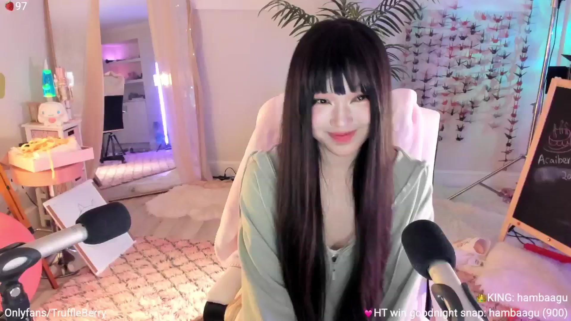 Gallery image thumbnail from AcaiBerry's myfreecams stream on, 07/17/2025, 07:21 image 5 of 20