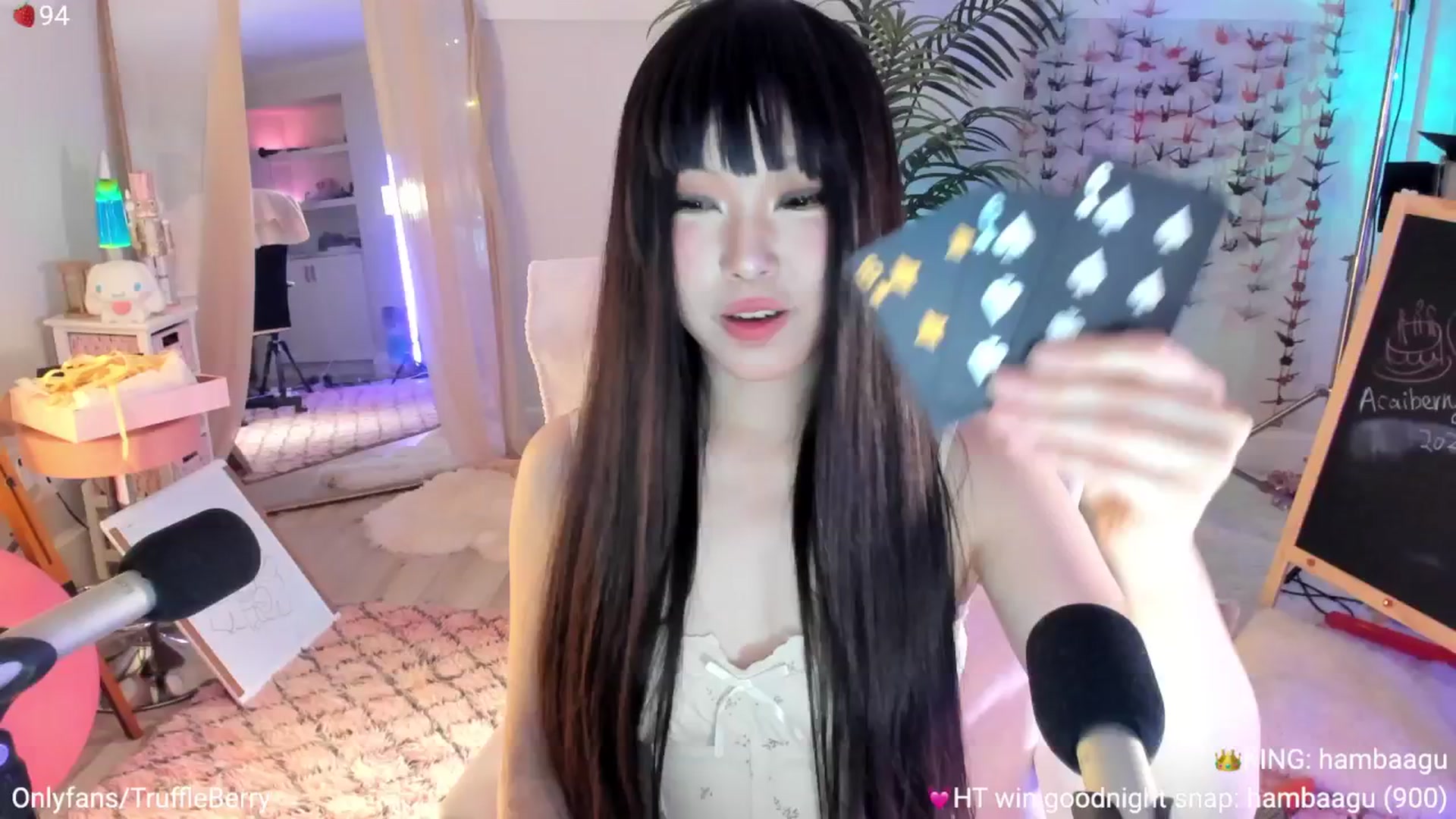 Gallery image thumbnail from AcaiBerry's myfreecams stream on, 07/17/2025, 07:21 image 13 of 20