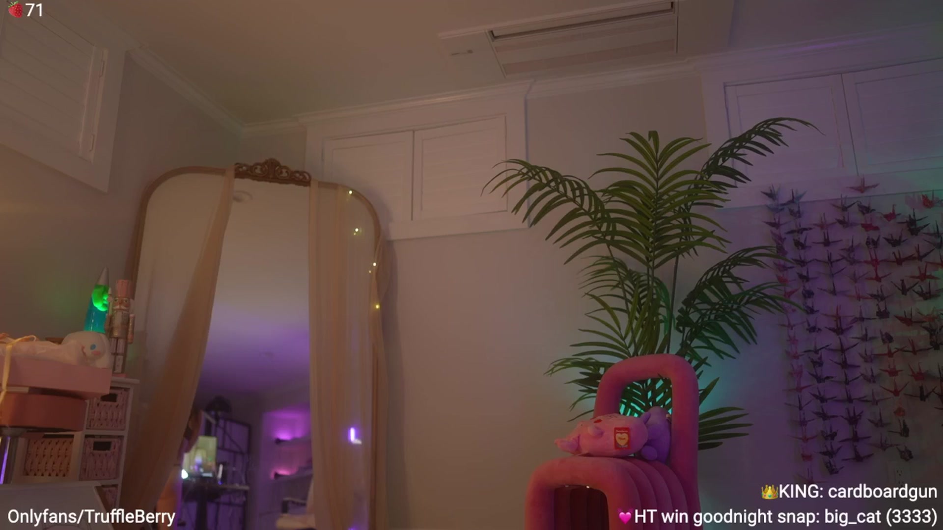 Gallery image thumbnail from AcaiBerry's myfreecams stream on, 07/20/2025, 07:12 image 10 of 20