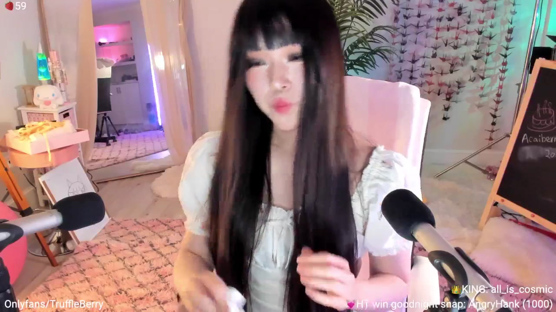 Gallery image thumbnail from AcaiBerry's myfreecams stream on, 07/27/2025, 05:25 image 16 of 20