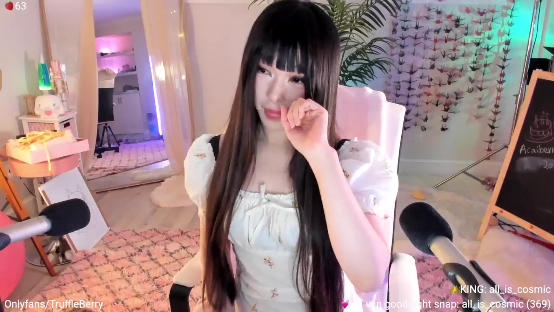 Gallery image thumbnail from AcaiBerry's myfreecams stream on, 07/27/2025, 05:25 image 5 of 20