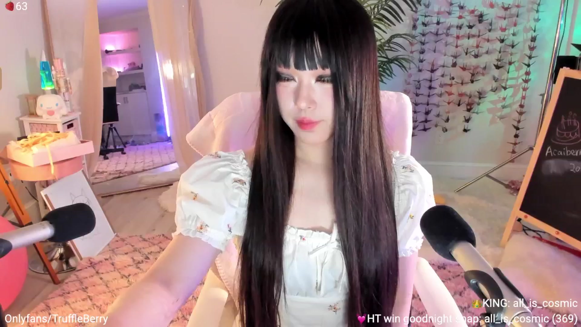 Gallery image thumbnail from AcaiBerry's myfreecams stream on, 07/27/2025, 05:25 image 7 of 20