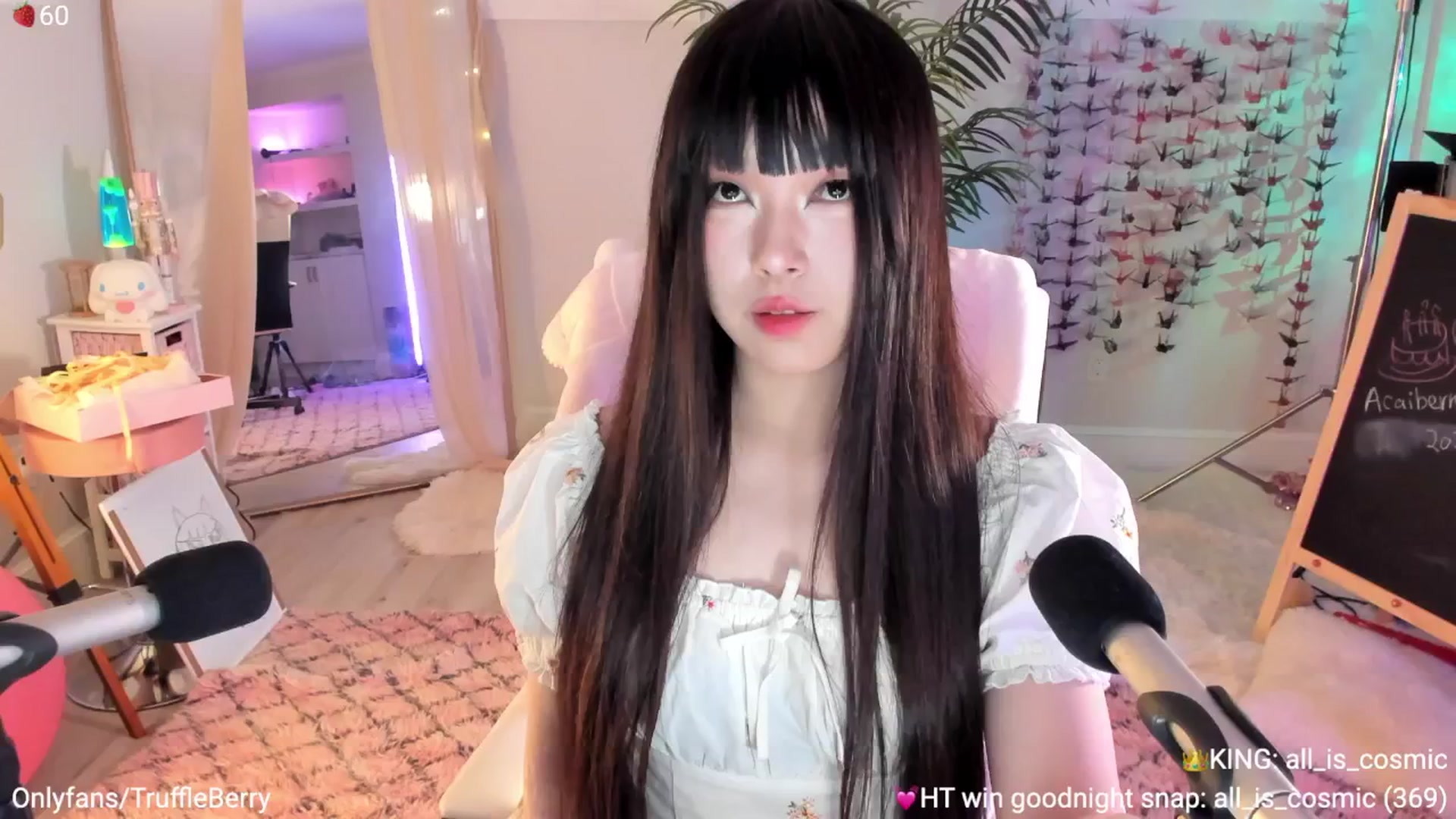 Gallery image thumbnail from AcaiBerry's myfreecams stream on, 07/27/2025, 05:25 image 13 of 20