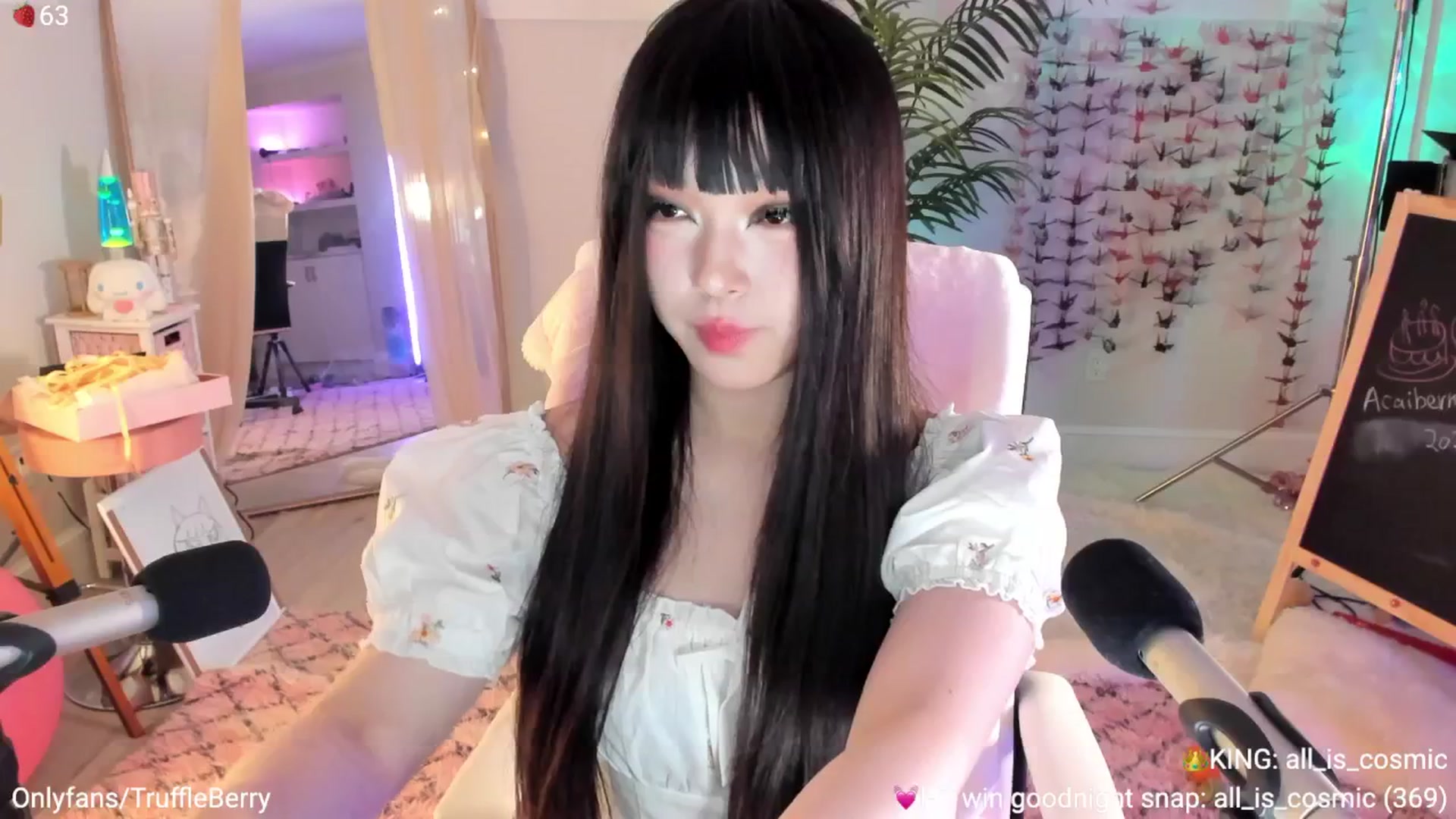 Gallery image thumbnail from AcaiBerry's myfreecams stream on, 07/27/2025, 05:25 image 12 of 20