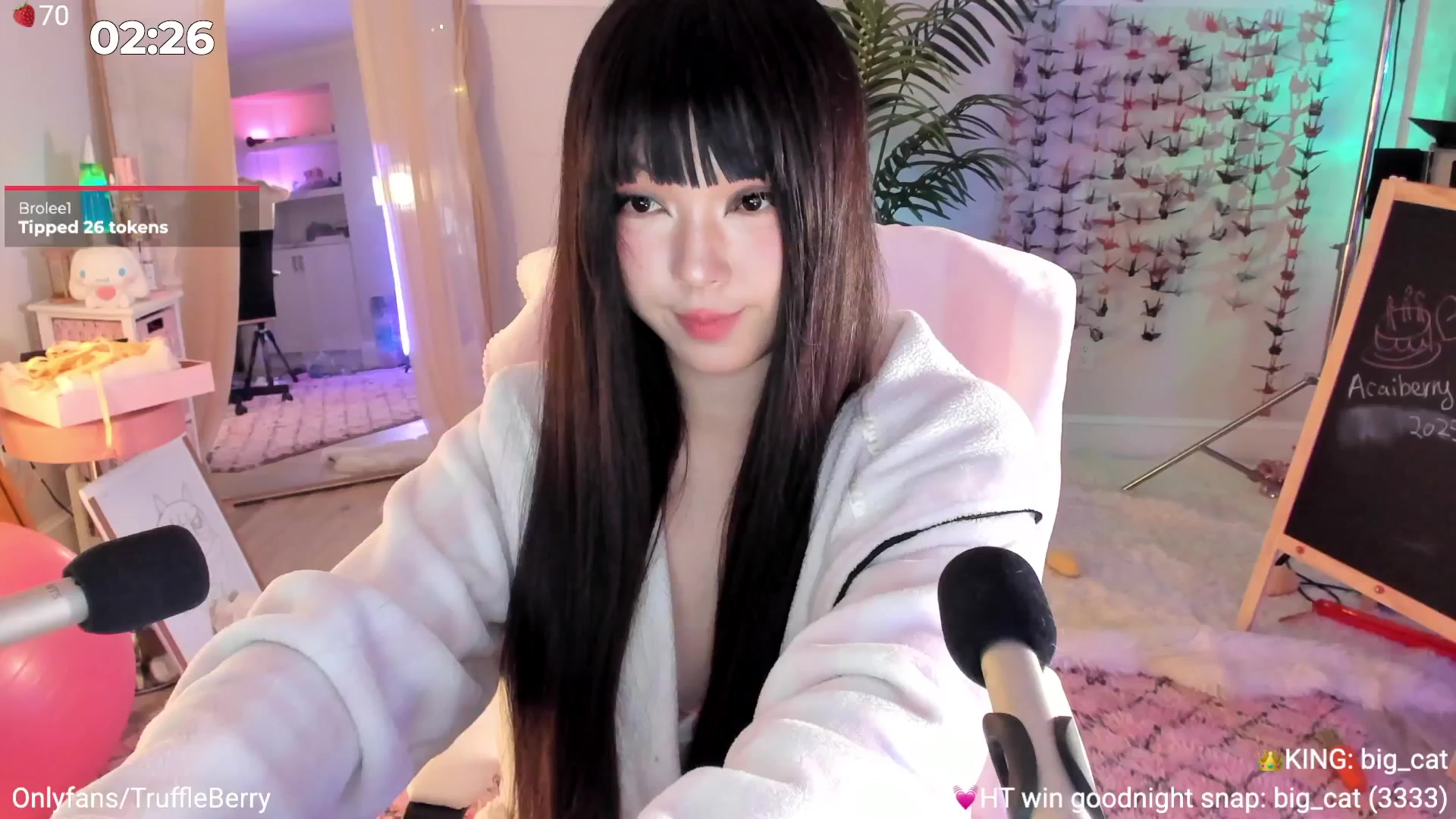 Gallery image thumbnail from AcaiBerry's myfreecams stream on, 07/31/2025, 05:10 image 20 of 20