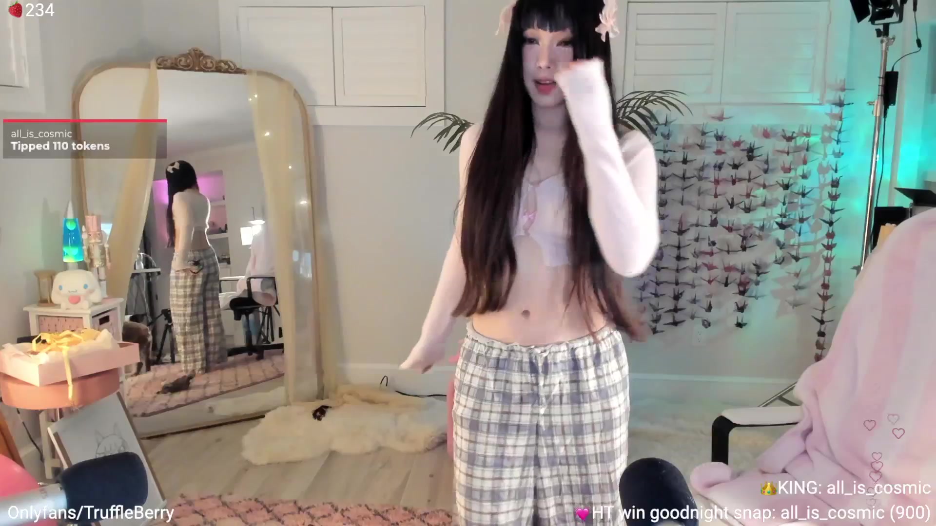 Gallery image thumbnail from AcaiBerry's myfreecams stream on, 08/02/2025, 06:34 image 5 of 20