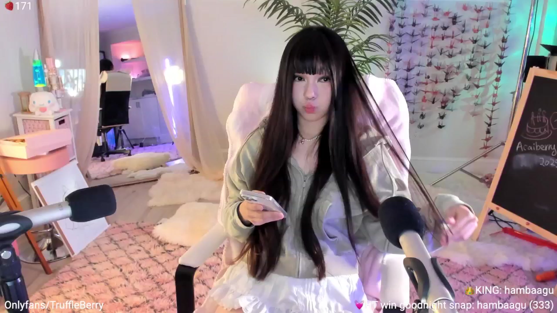 Gallery image thumbnail from AcaiBerry's myfreecams stream on, 08/07/2025, 05:56 image 8 of 20