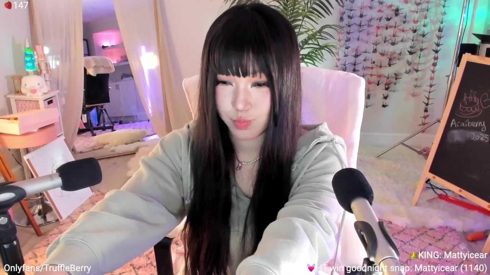 Gallery image thumbnail from AcaiBerry's myfreecams stream on, 08/07/2025, 05:56 image 16 of 20