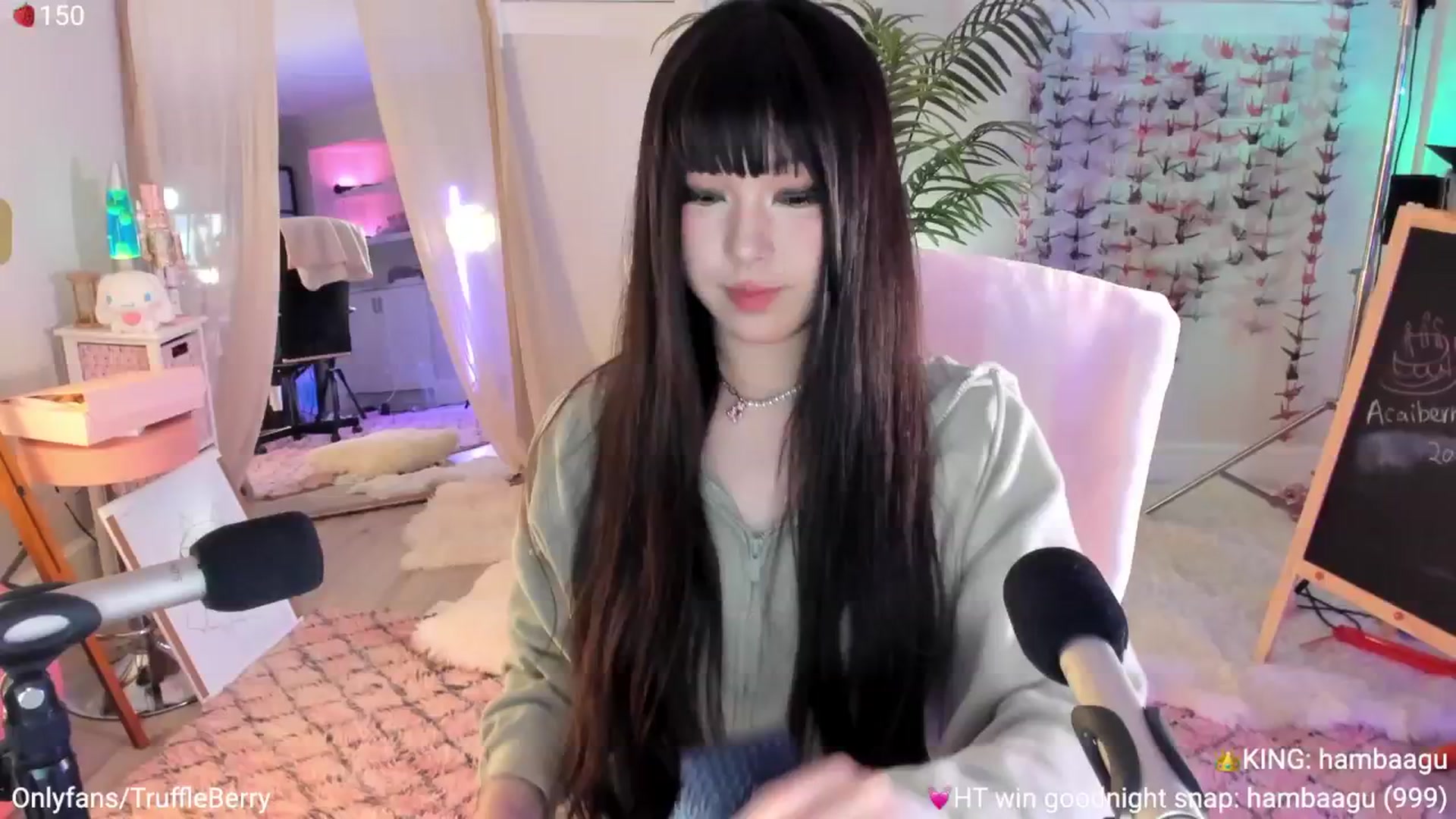 Gallery image thumbnail from AcaiBerry's myfreecams stream on, 08/07/2025, 05:56 image 13 of 20