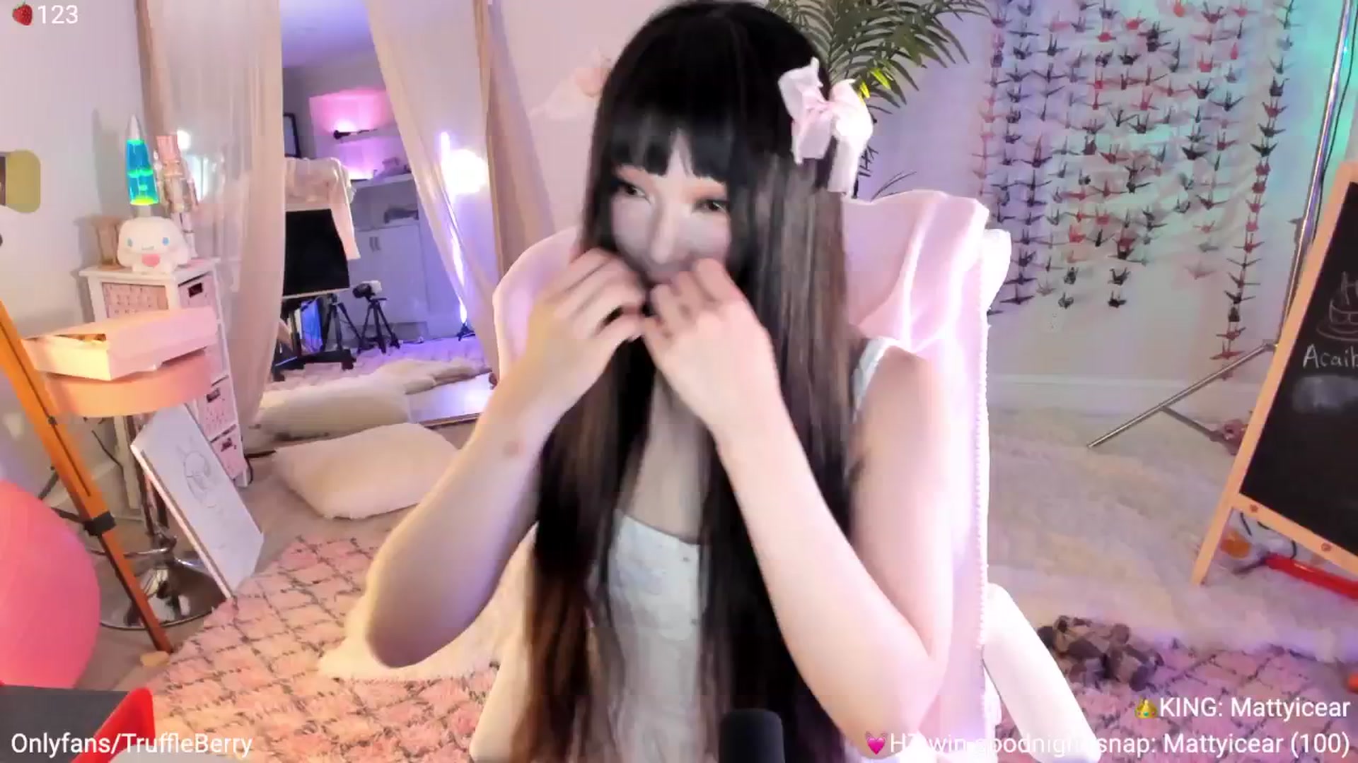 Gallery image thumbnail from AcaiBerry's myfreecams stream on, 08/14/2025, 05:32 image 2 of 20