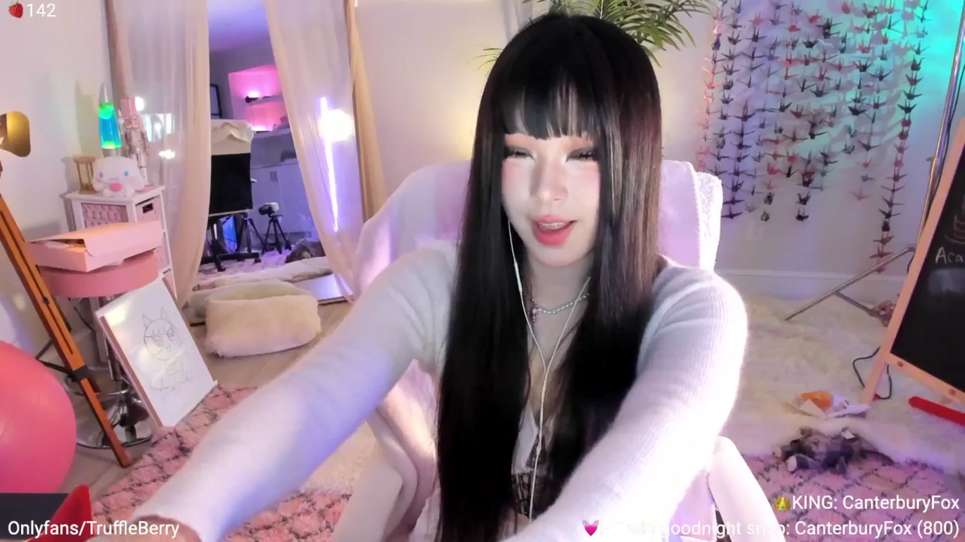Gallery image thumbnail from AcaiBerry's myfreecams stream on, 08/16/2025, 06:29 image 4 of 20
