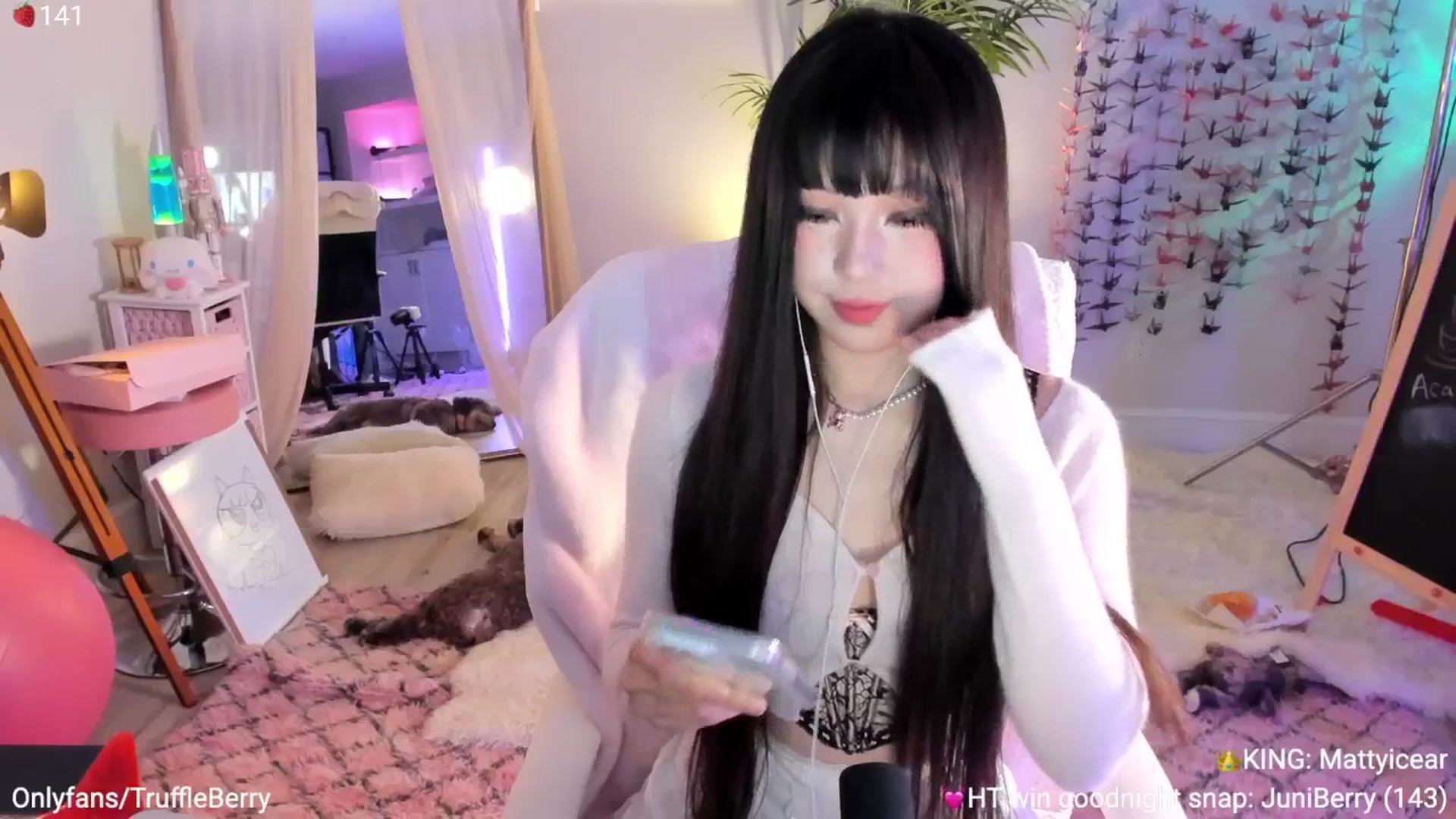 Gallery image thumbnail from AcaiBerry's myfreecams stream on, 08/16/2025, 06:29 image 2 of 20