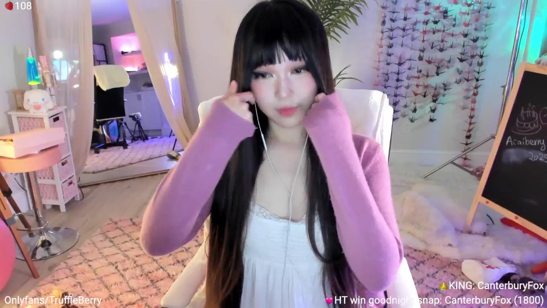 Gallery image thumbnail from AcaiBerry's myfreecams stream on, 08/30/2025, 04:45 image 6 of 20