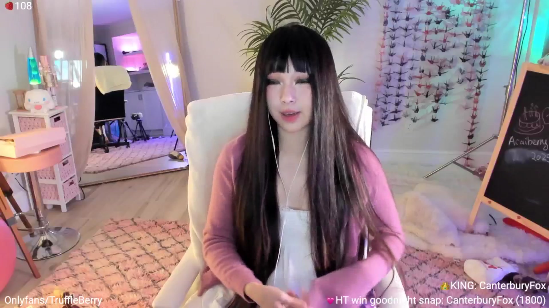 Gallery image thumbnail from AcaiBerry's myfreecams stream on, 08/30/2025, 04:45 image 4 of 20