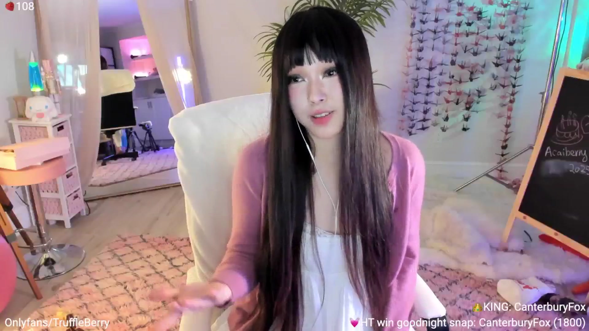 Gallery image thumbnail from AcaiBerry's myfreecams stream on, 08/30/2025, 04:45 image 7 of 20
