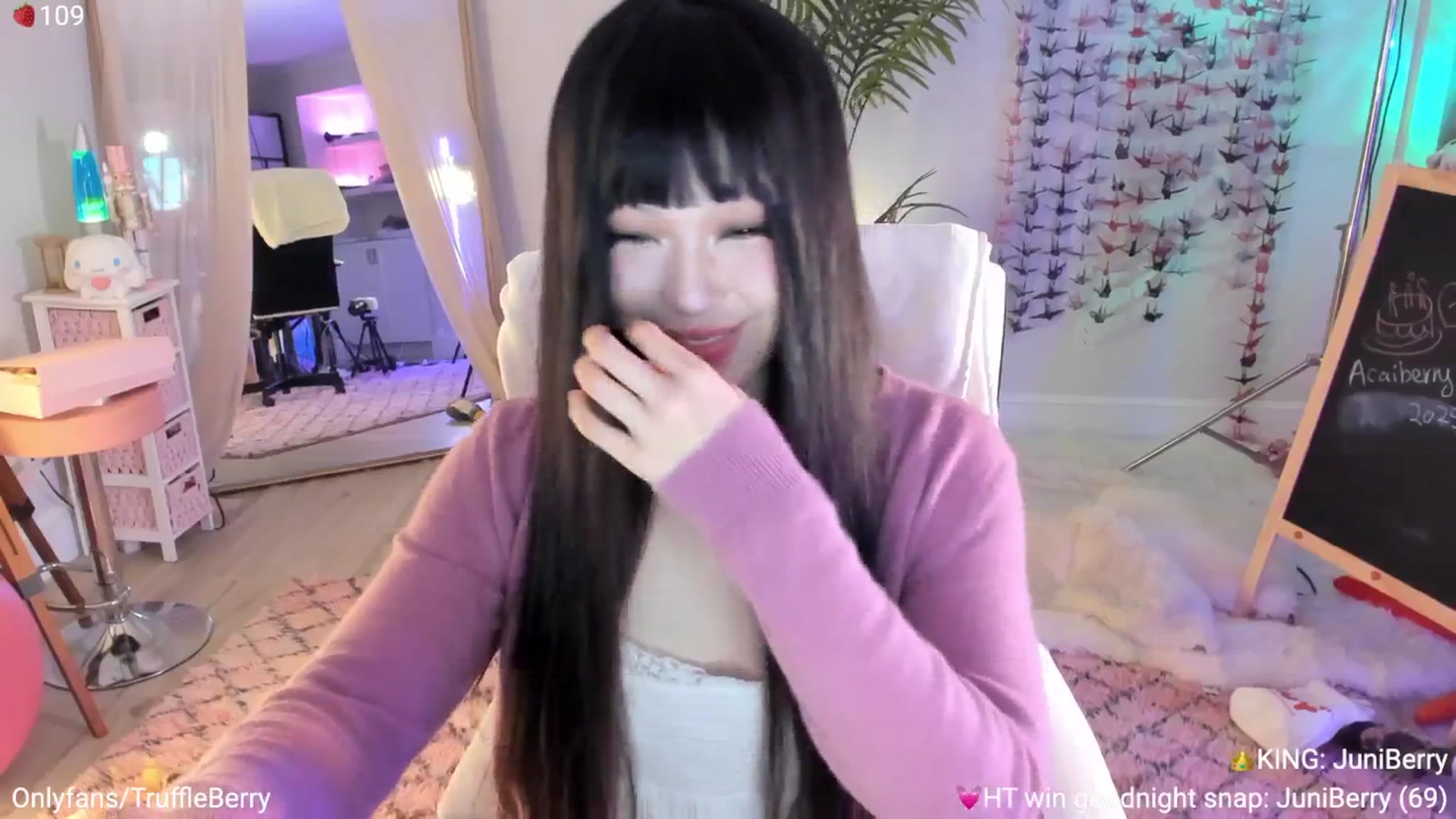 Gallery image thumbnail from AcaiBerry's myfreecams stream on, 08/30/2025, 04:45 image 2 of 20