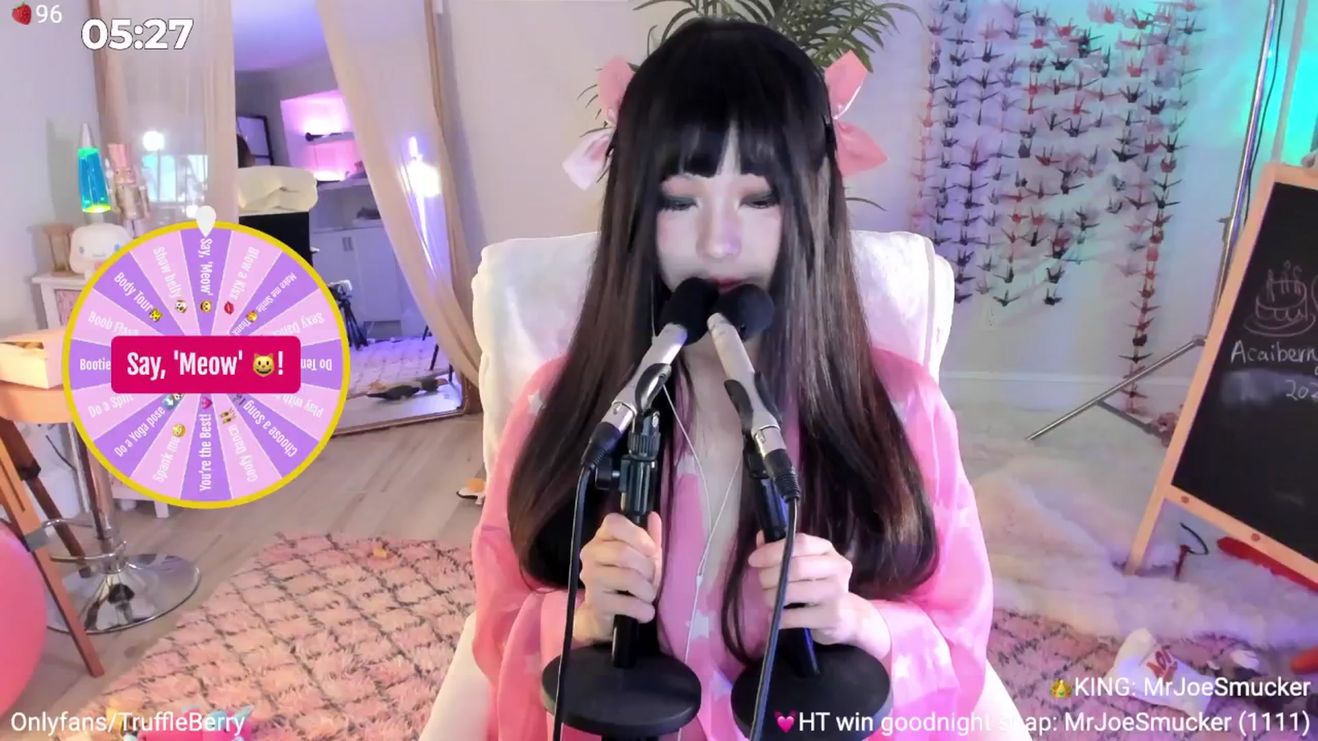 Gallery image thumbnail from AcaiBerry's myfreecams stream on, 08/31/2025, 06:35 image 4 of 20