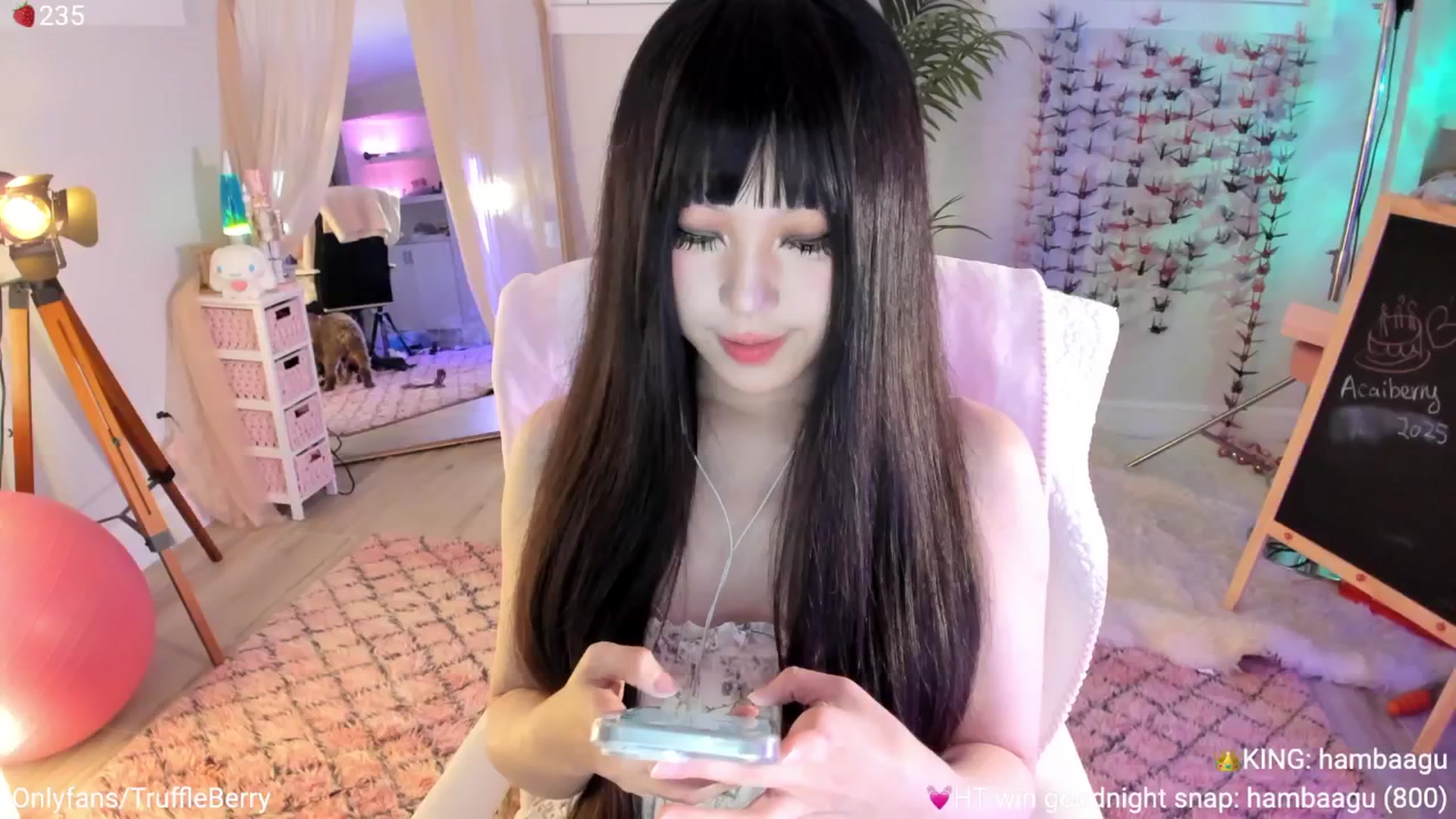 Gallery image thumbnail from AcaiBerry's myfreecams stream on, 09/11/2025, 06:57 image 2 of 20