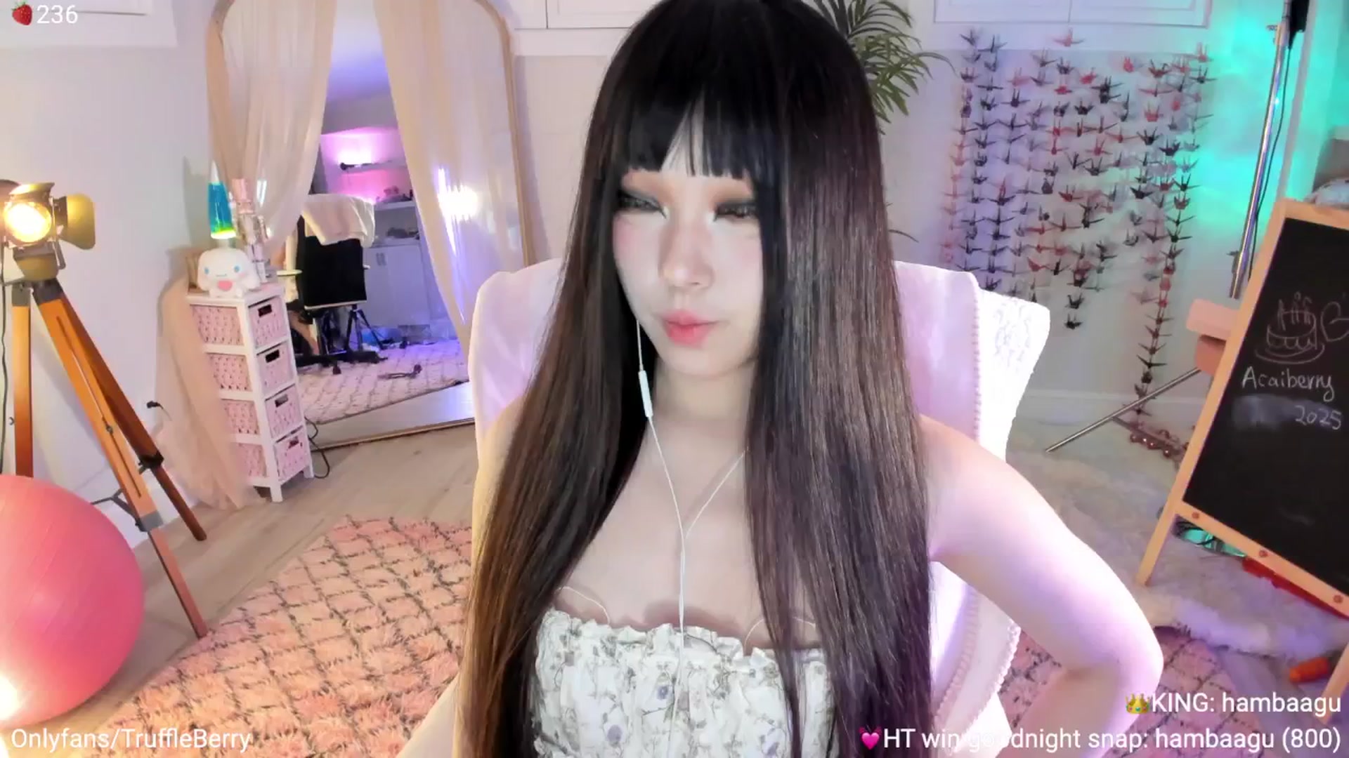 Gallery image thumbnail from AcaiBerry's myfreecams stream on, 09/11/2025, 06:57 image 3 of 20
