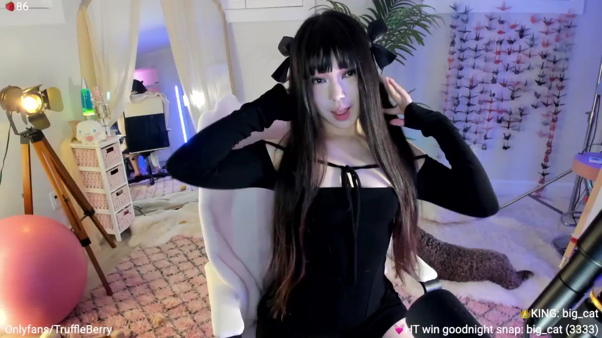 Gallery image thumbnail from AcaiBerry's myfreecams stream on, 09/14/2025, 05:30 image 7 of 20