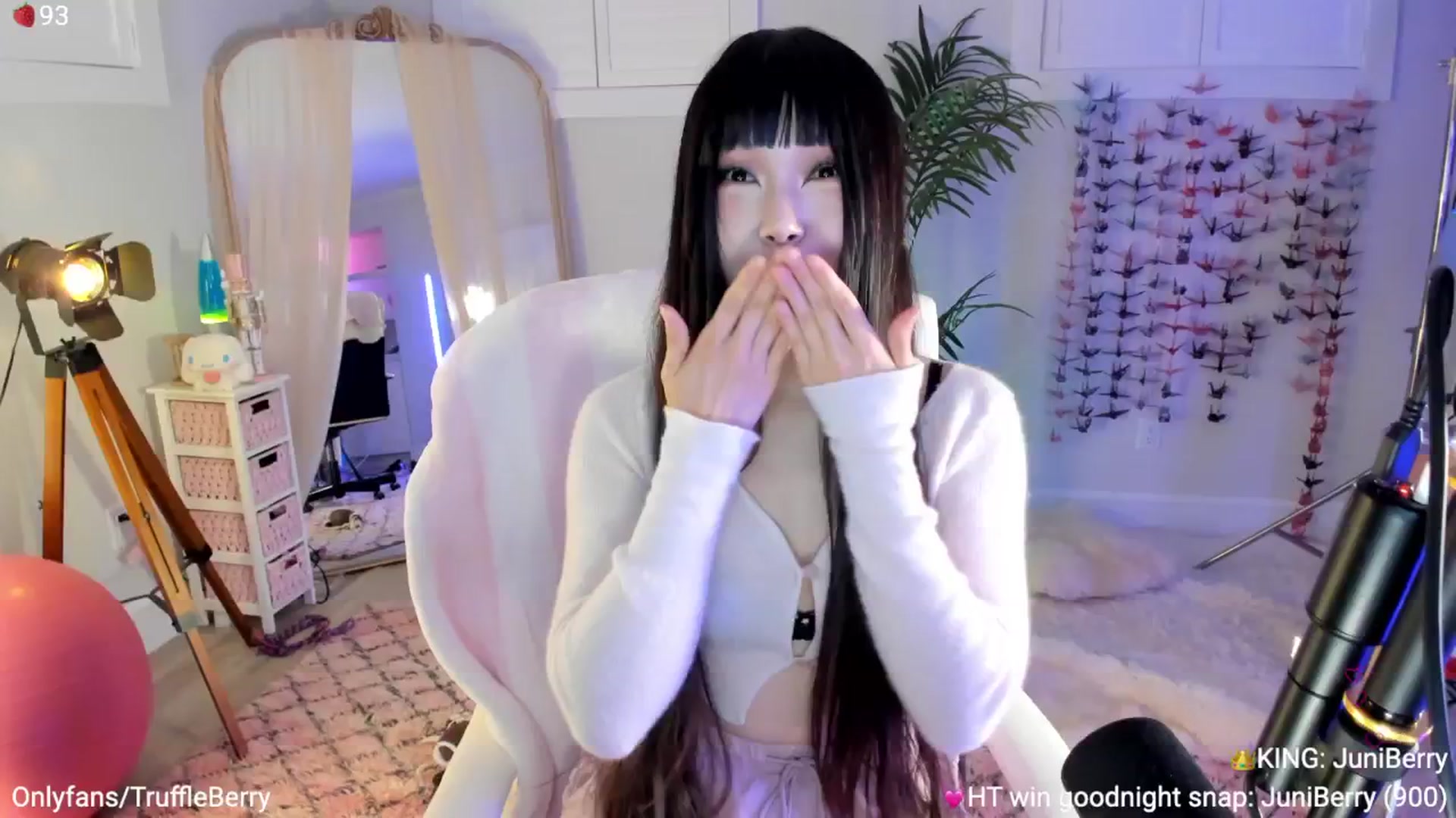 Gallery image thumbnail from AcaiBerry's myfreecams stream on, 09/20/2025, 07:28 image 1 of 20