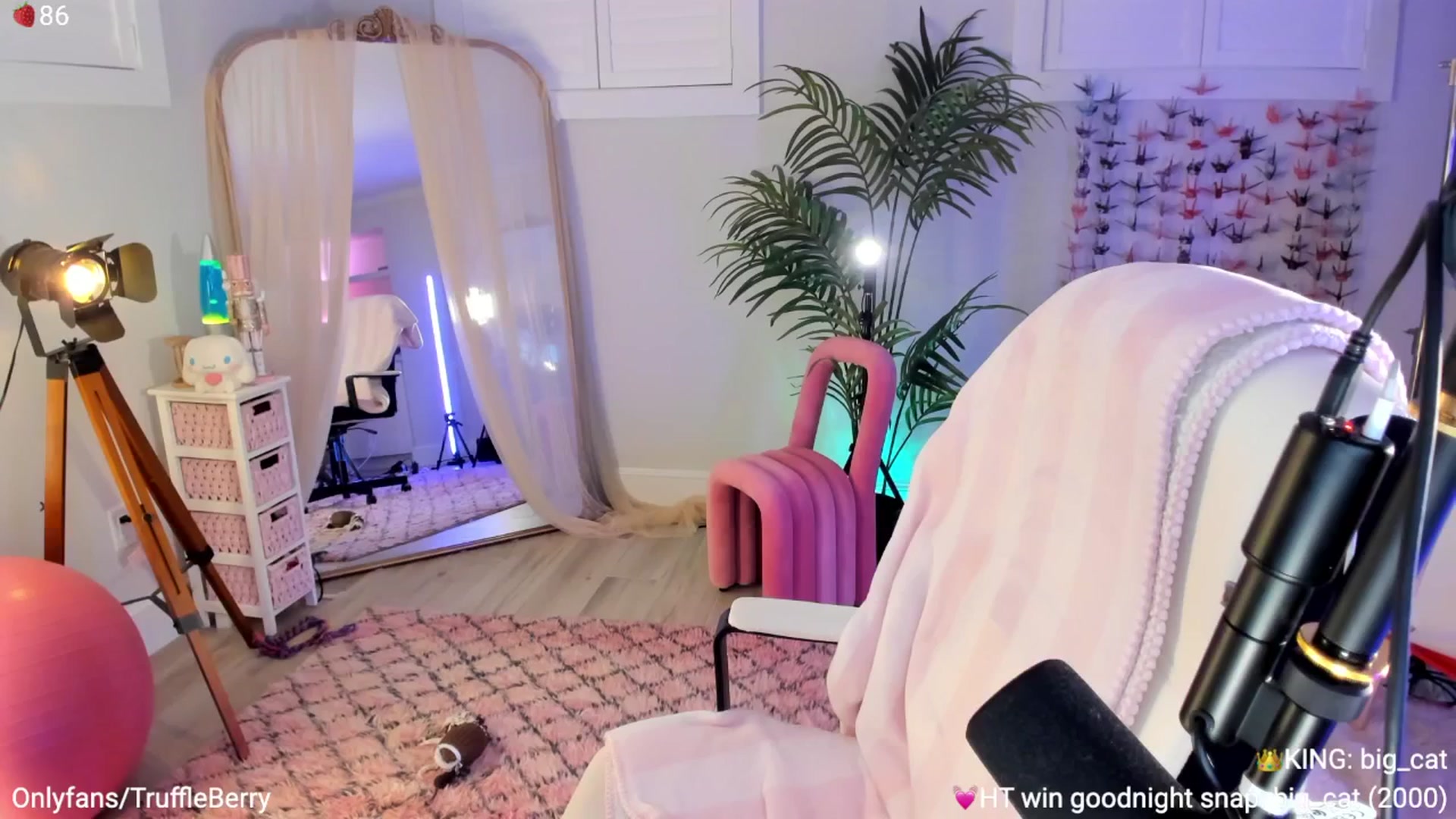 Gallery image thumbnail from AcaiBerry's myfreecams stream on, 09/20/2025, 07:28 image 6 of 20