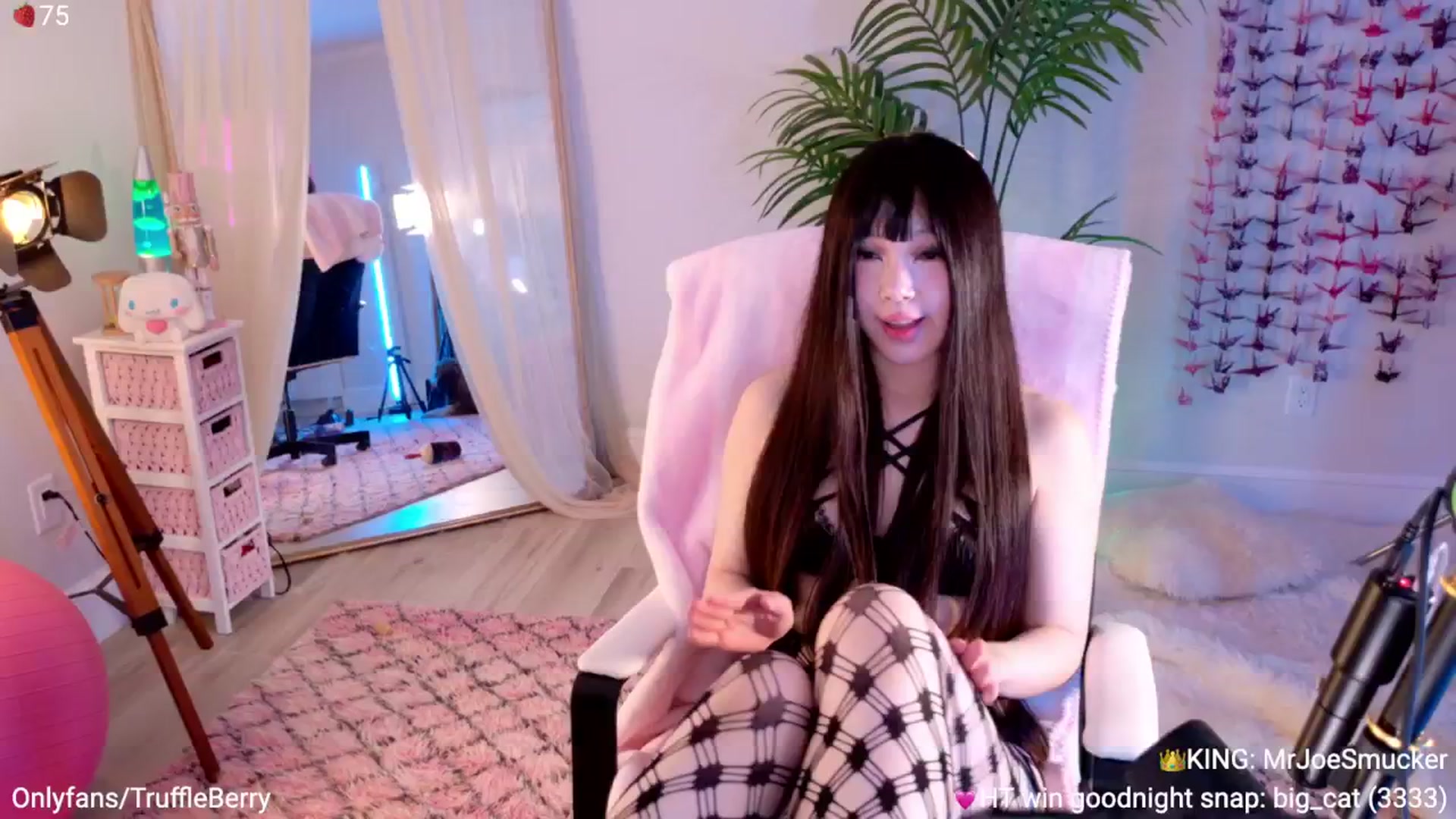 Gallery image thumbnail from AcaiBerry's myfreecams stream on, 09/21/2025, 05:52 image 16 of 20
