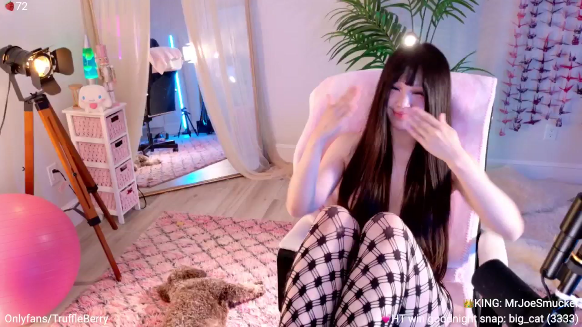 Gallery image thumbnail from AcaiBerry's myfreecams stream on, 09/21/2025, 07:11 image 7 of 20