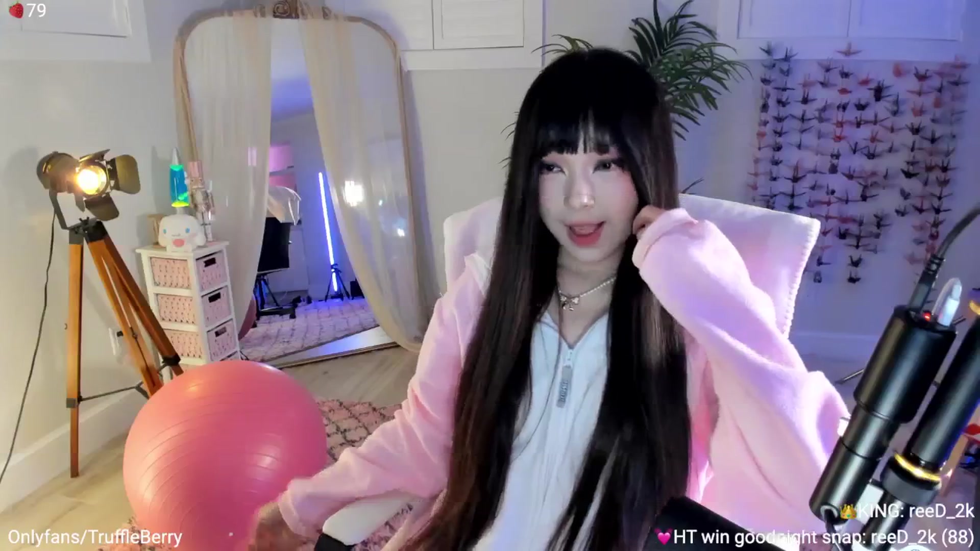 Gallery image thumbnail from AcaiBerry's myfreecams stream on, 09/25/2025, 04:51 image 4 of 20