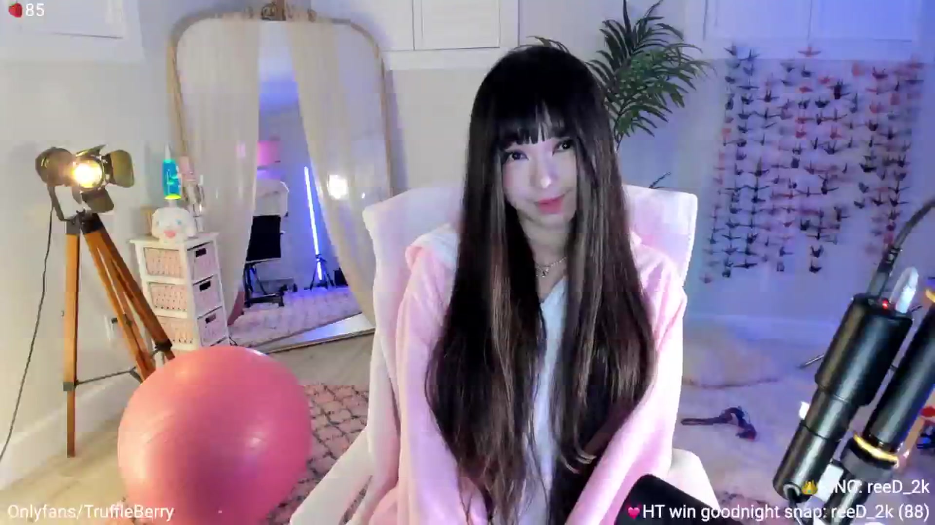 Gallery image thumbnail from AcaiBerry's myfreecams stream on, 09/25/2025, 04:51 image 3 of 20