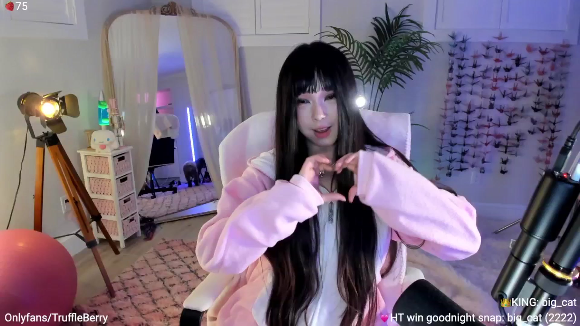 Gallery image thumbnail from AcaiBerry's myfreecams stream on, 09/25/2025, 05:23 image 7 of 20