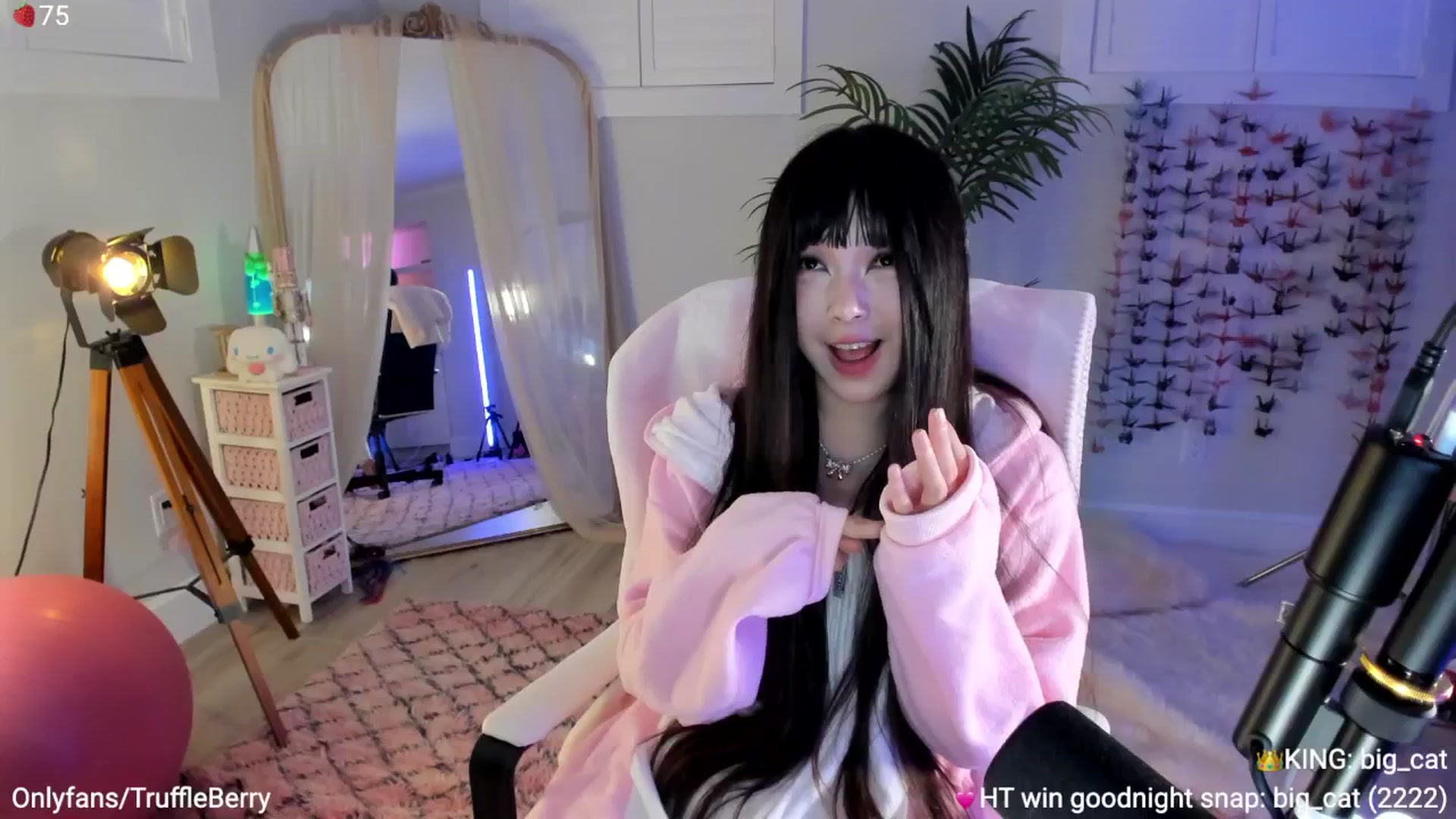 Gallery image thumbnail from AcaiBerry's myfreecams stream on, 09/25/2025, 05:23 image 9 of 20