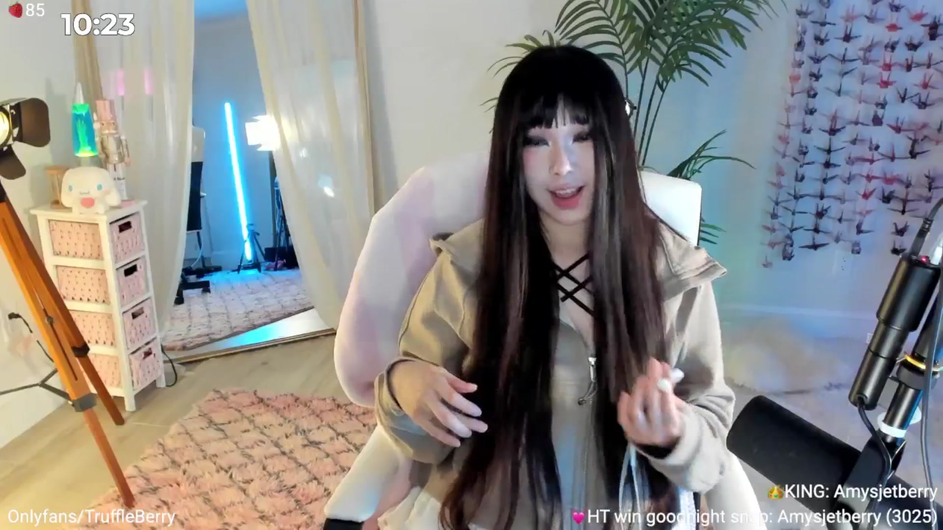 Gallery image thumbnail from AcaiBerry's myfreecams stream on, 09/27/2025, 07:17 image 5 of 20