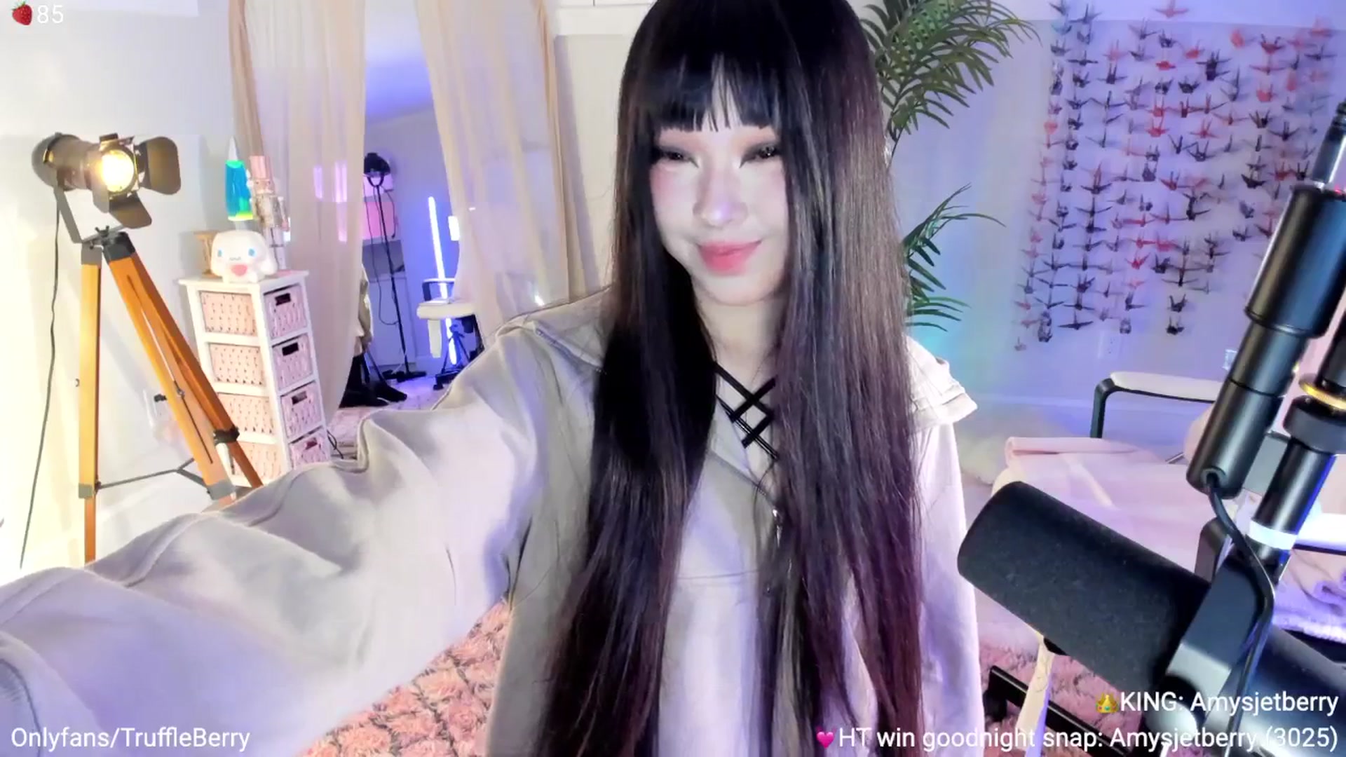 Gallery image thumbnail from AcaiBerry's myfreecams stream on, 09/27/2025, 07:17 image 2 of 20