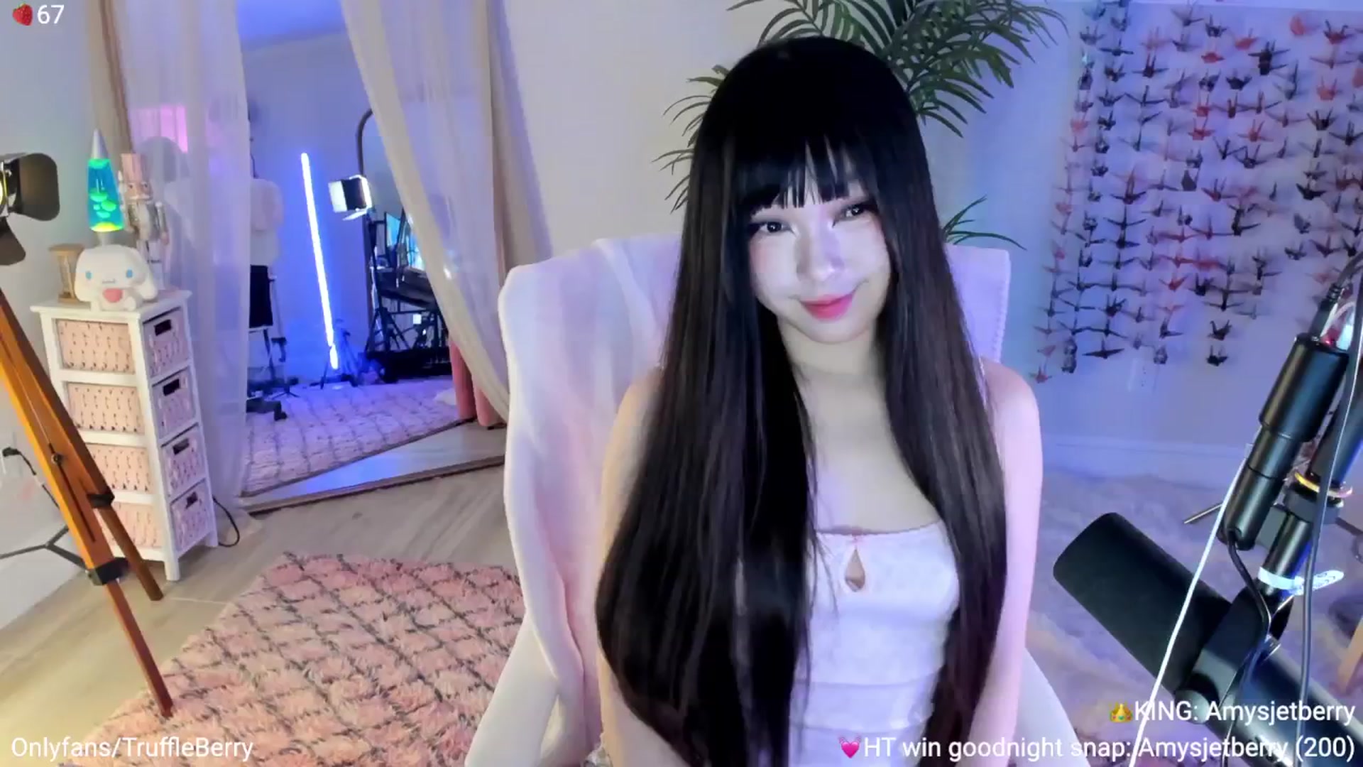 Gallery image thumbnail from AcaiBerry's myfreecams stream on, 09/28/2025, 06:52 image 1 of 20