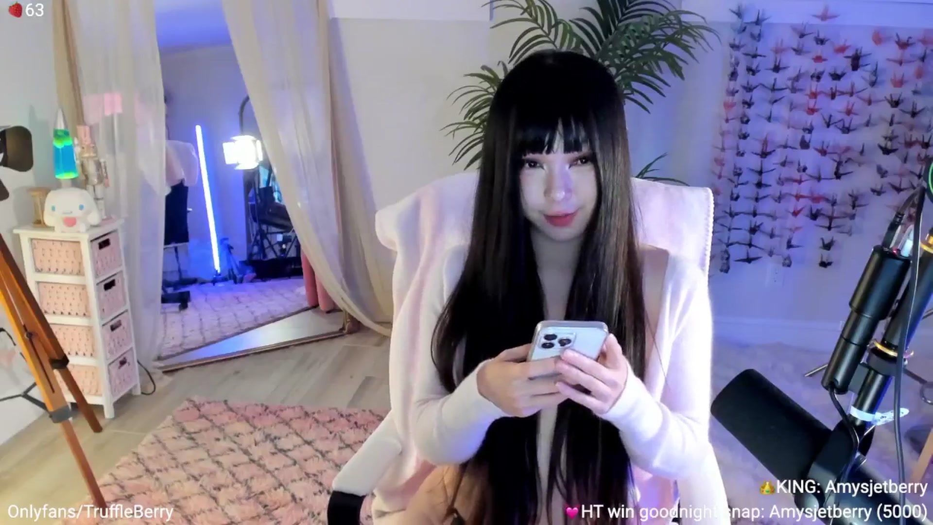 Gallery image thumbnail from AcaiBerry's myfreecams stream on, 09/28/2025, 06:52 image 18 of 20