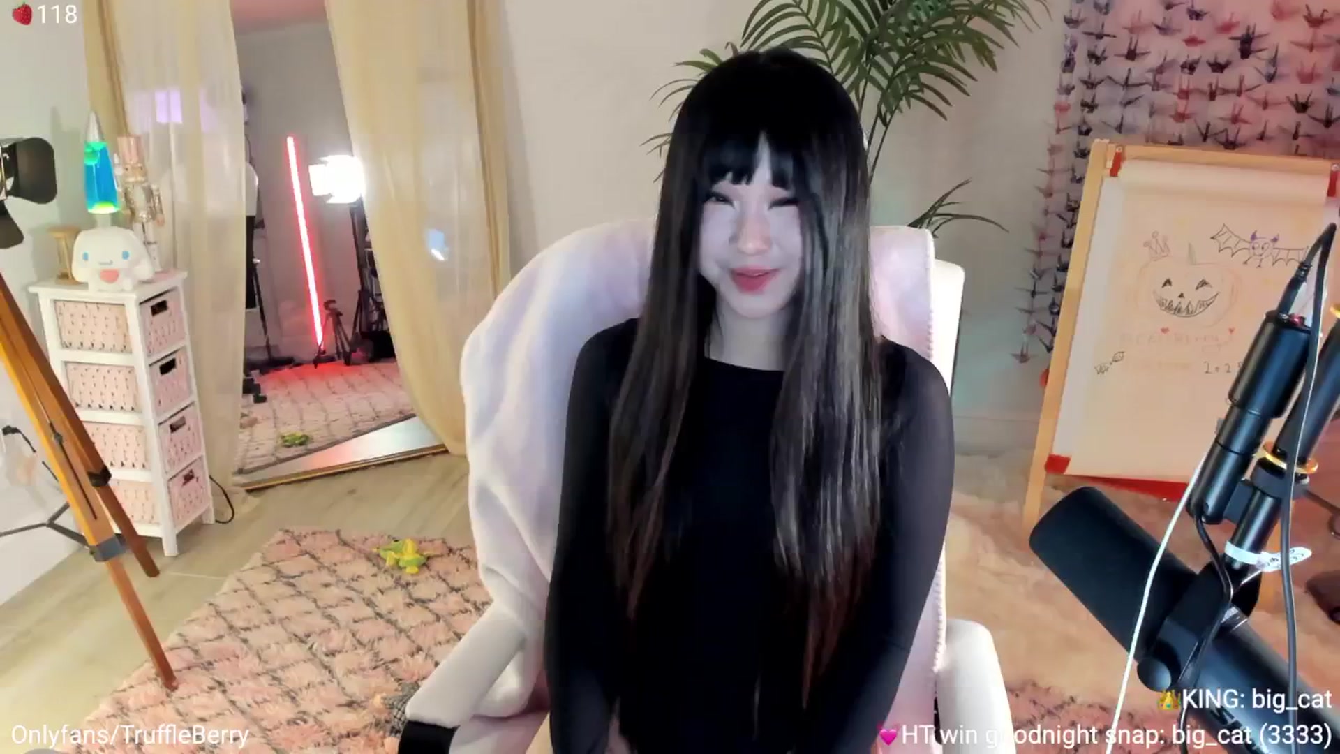 Gallery image thumbnail from AcaiBerry's myfreecams stream on, 10/02/2025, 06:01 image 11 of 20
