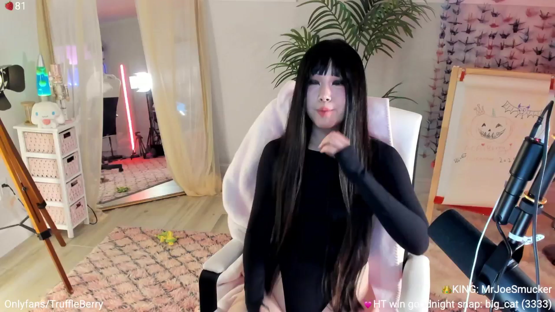 Gallery image thumbnail from AcaiBerry's myfreecams stream on, 10/02/2025, 06:01 image 17 of 20
