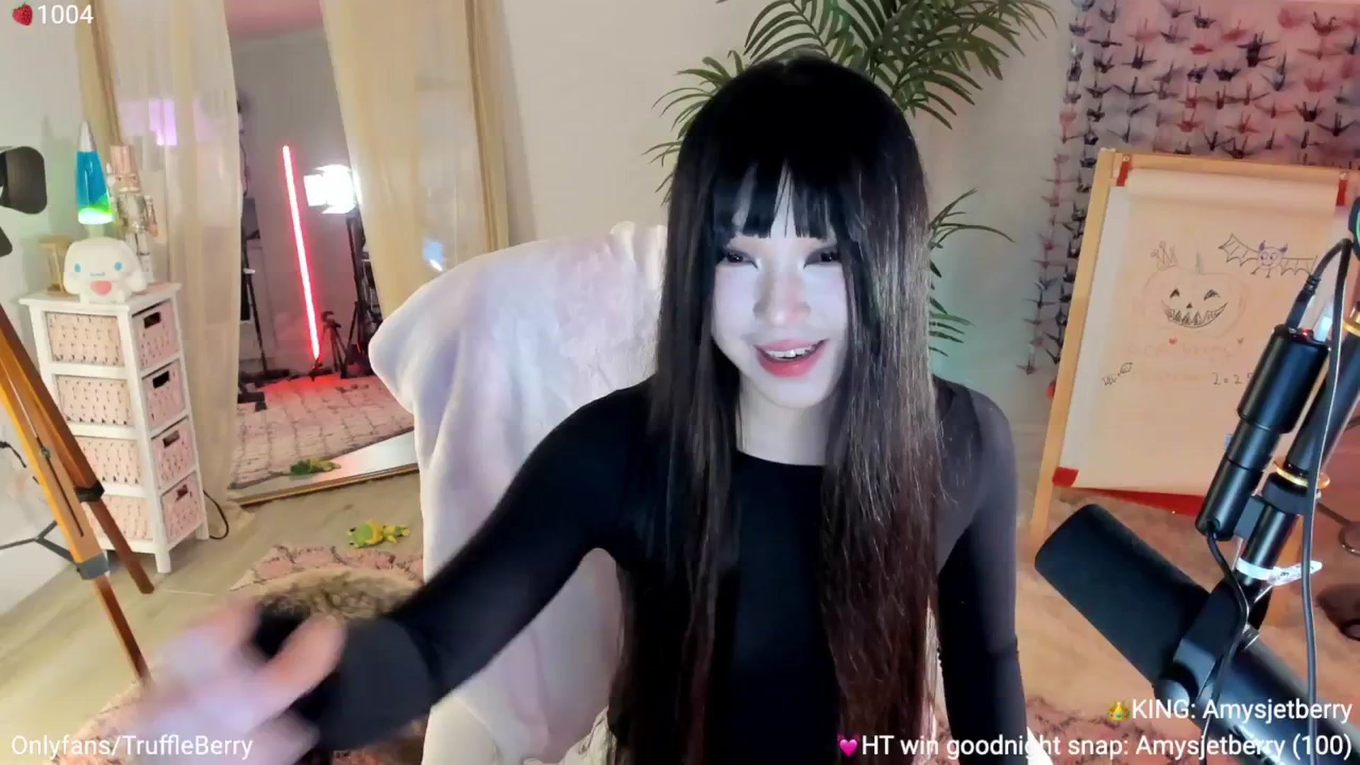 Gallery image thumbnail from AcaiBerry's myfreecams stream on, 10/02/2025, 06:01 image 1 of 20