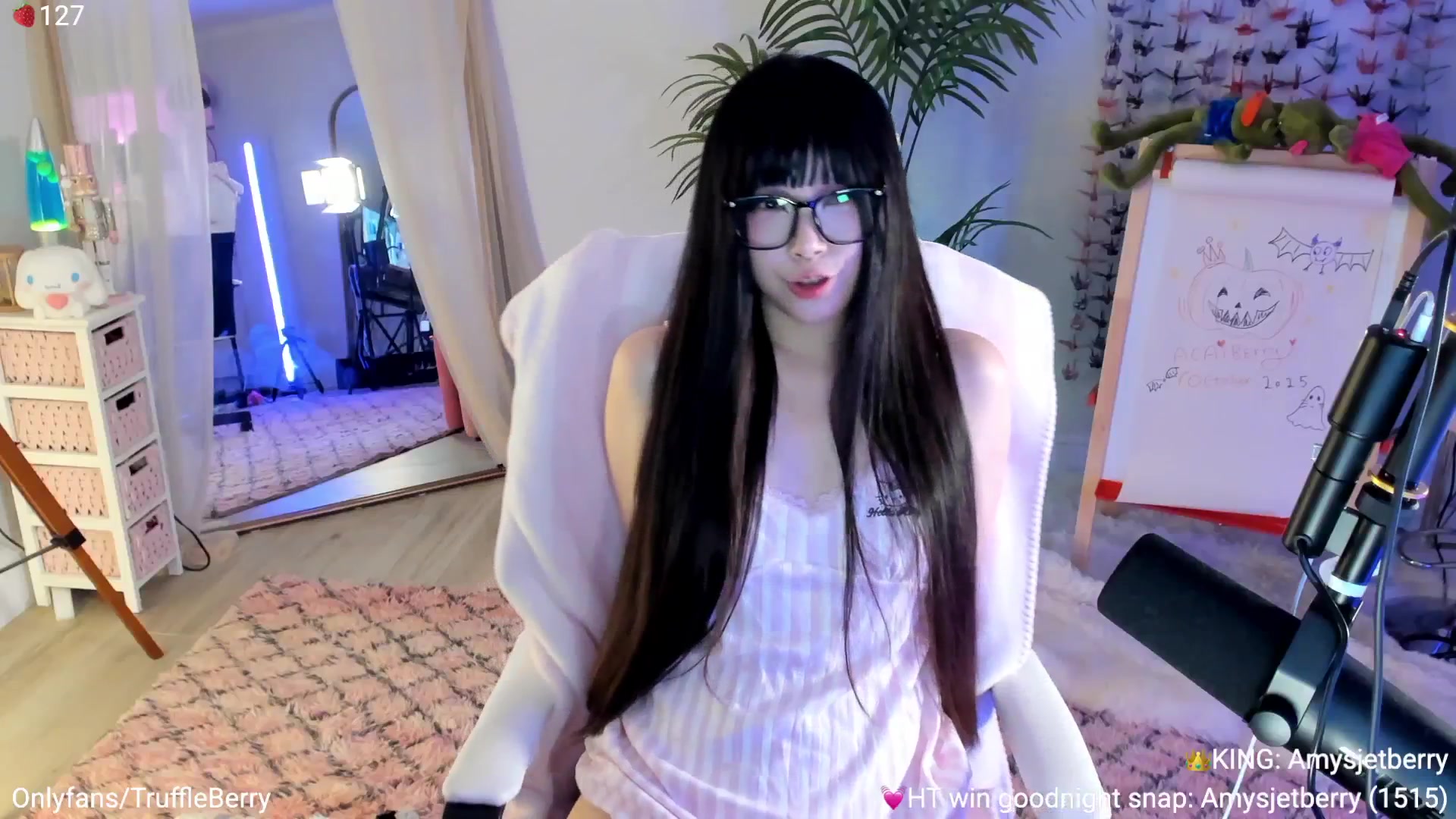 Gallery image thumbnail from AcaiBerry's myfreecams stream on, 10/09/2025, 05:19 image 8 of 20