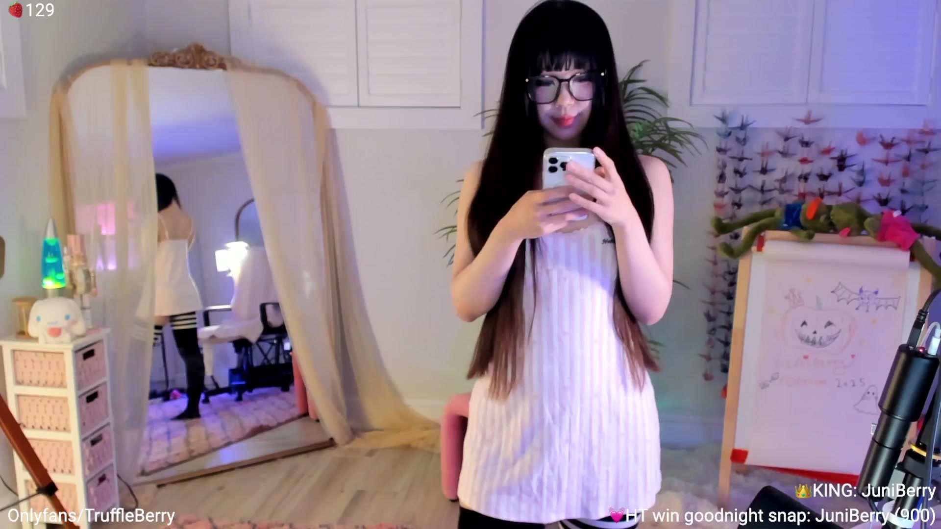 Gallery image thumbnail from AcaiBerry's myfreecams stream on, 10/09/2025, 05:19 image 3 of 20
