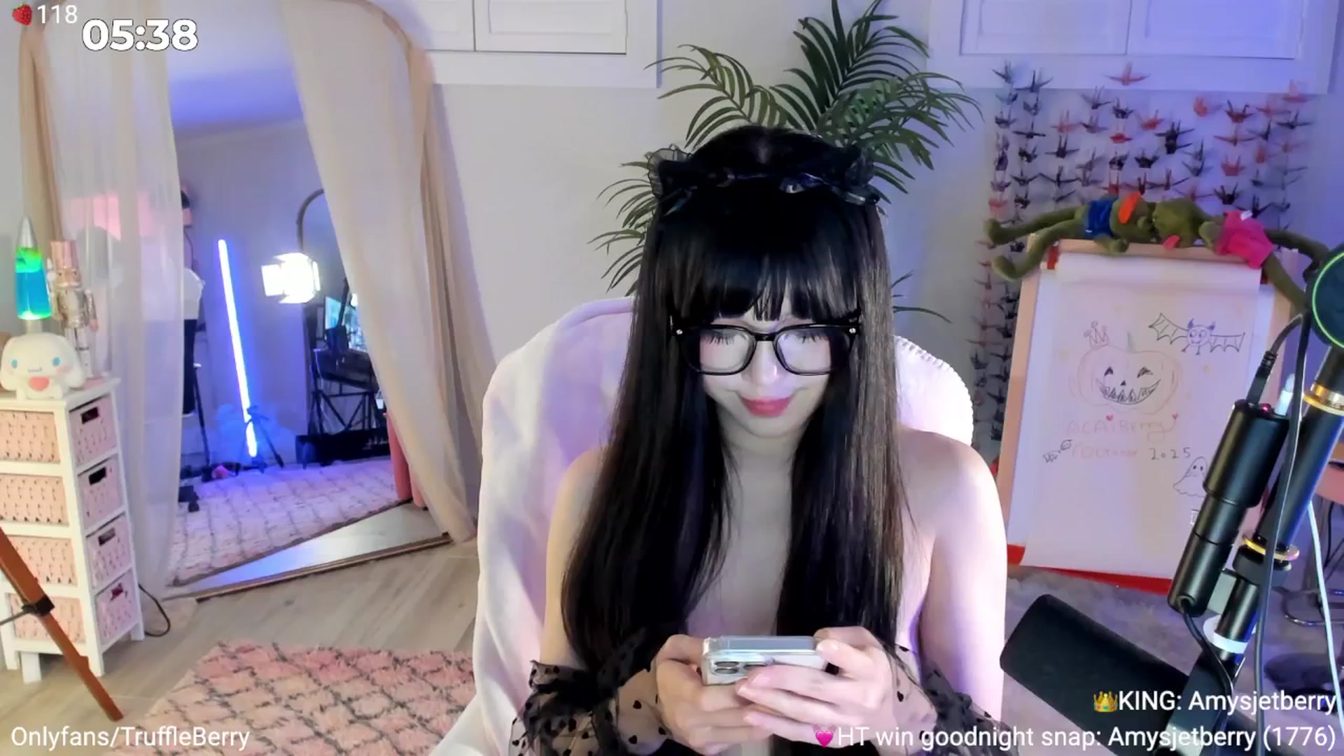 Gallery image thumbnail from AcaiBerry's myfreecams stream on, 10/09/2025, 06:25 image 12 of 20