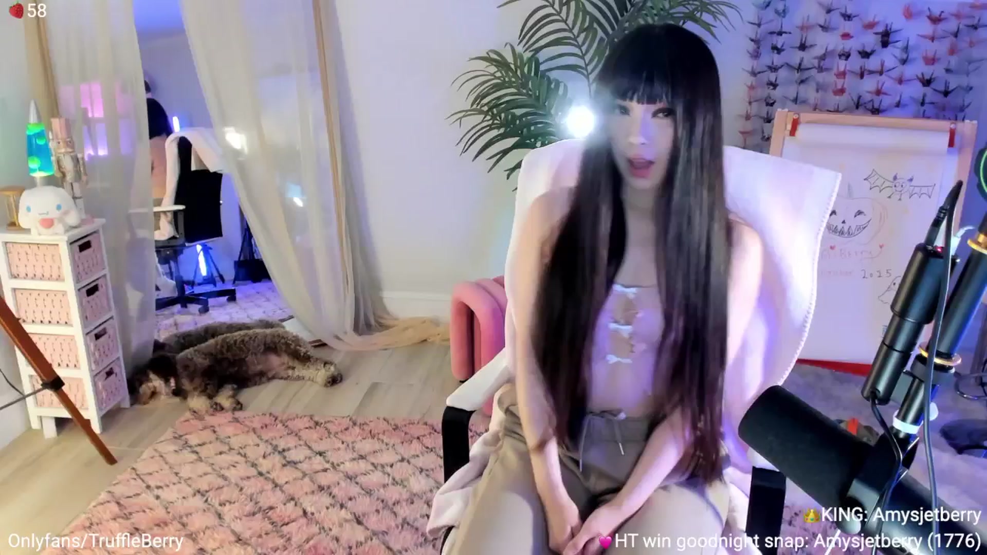 Gallery image thumbnail from AcaiBerry's myfreecams stream on, 10/12/2025, 06:14 image 7 of 20