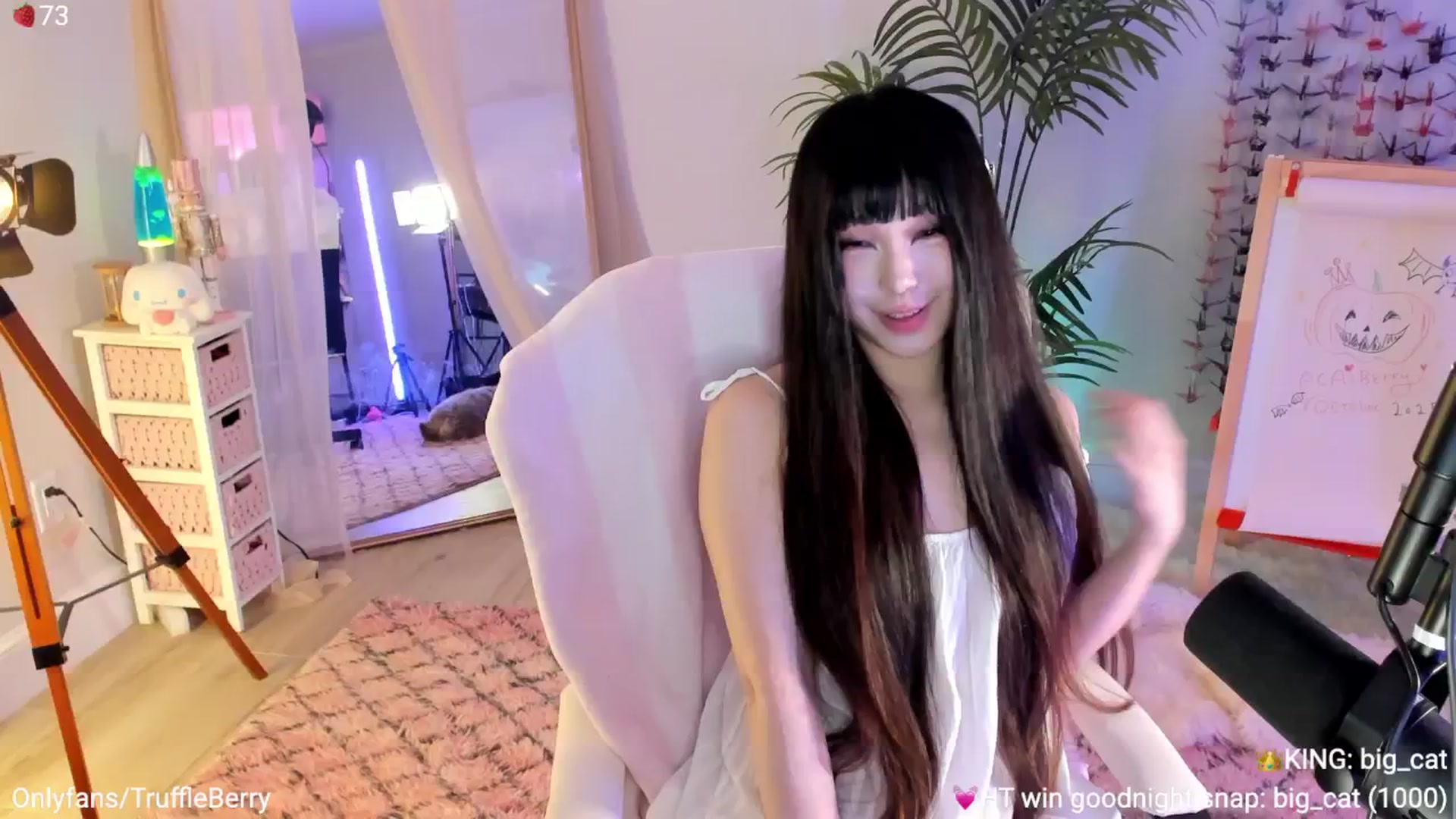 Gallery image thumbnail from AcaiBerry's myfreecams stream on, 10/19/2025, 07:05 image 3 of 20