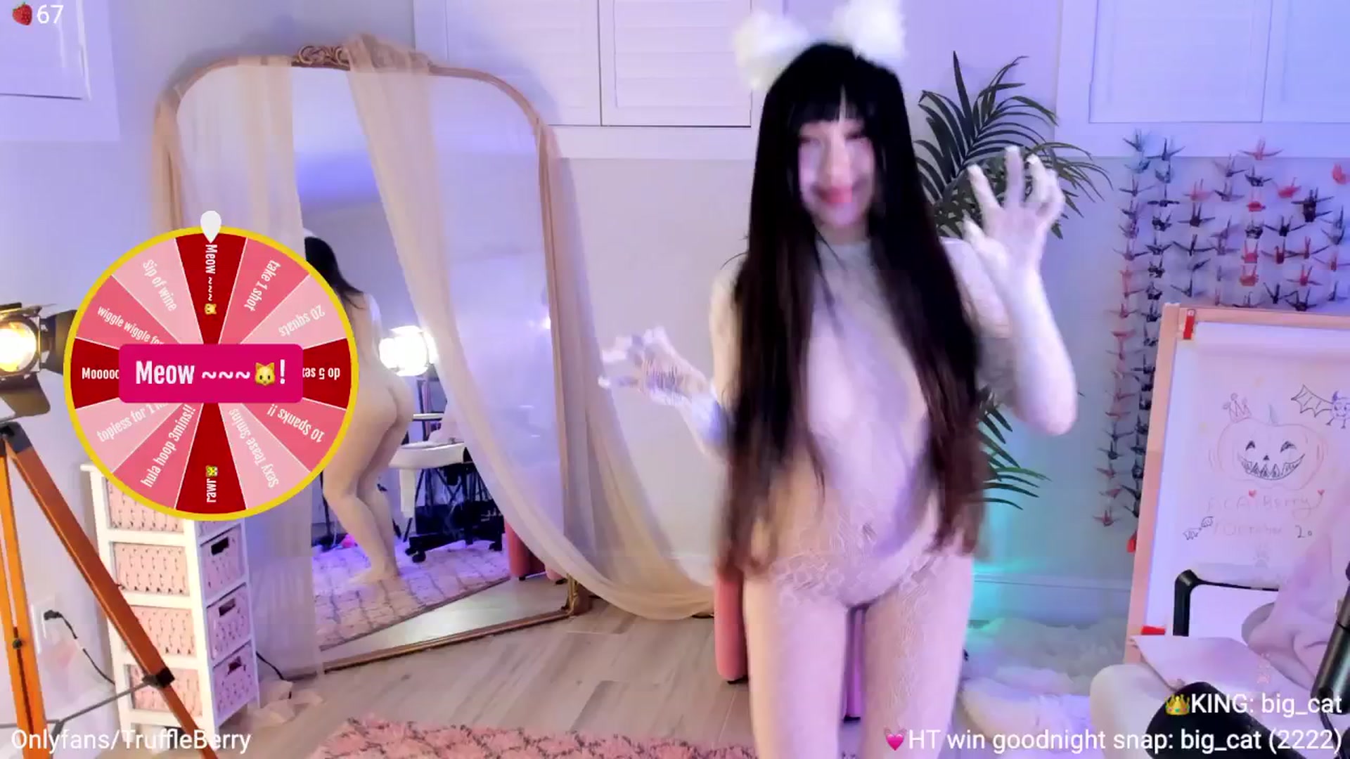Gallery image thumbnail from AcaiBerry's myfreecams stream on, 10/19/2025, 07:05 image 14 of 20