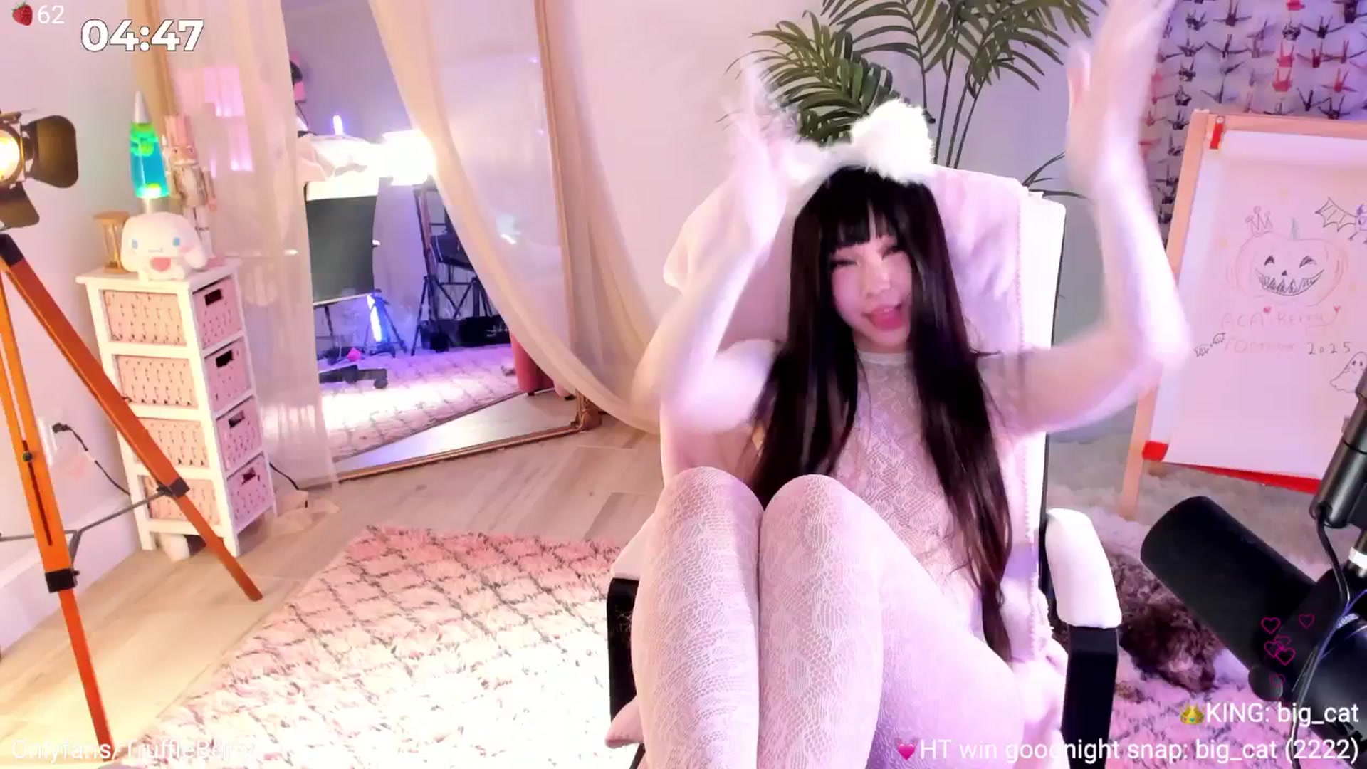Gallery image thumbnail from AcaiBerry's myfreecams stream on, 10/19/2025, 07:05 image 20 of 20
