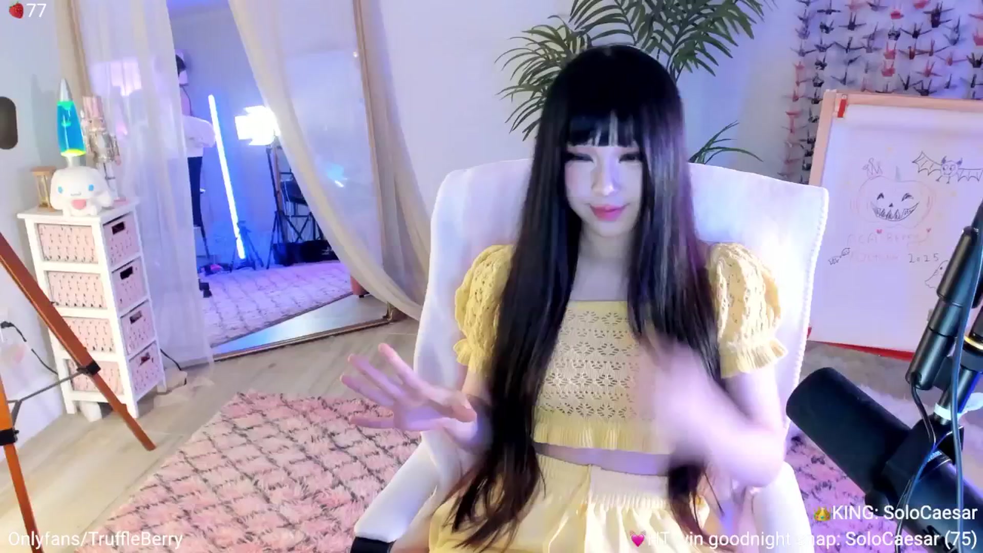 Gallery image thumbnail from AcaiBerry's myfreecams stream on, 10/23/2025, 06:44 image 3 of 20