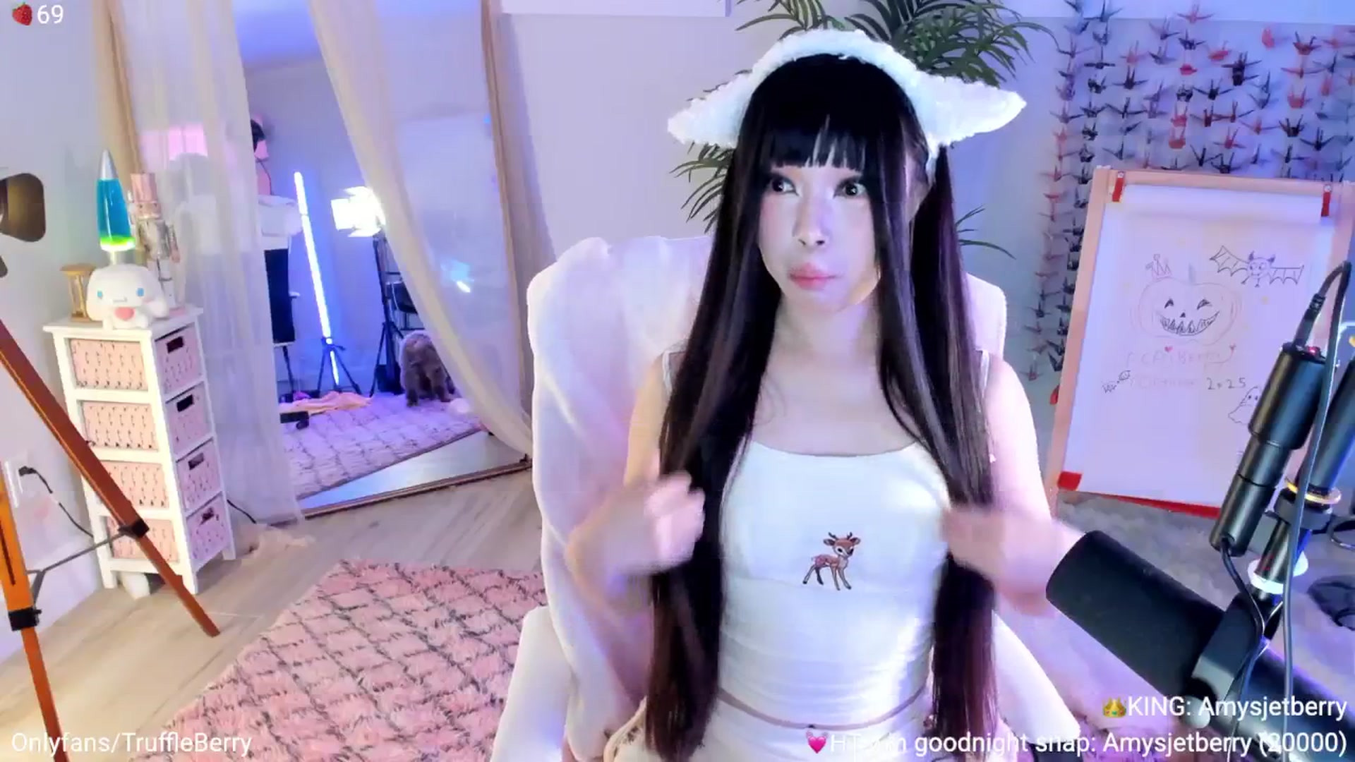 Gallery image thumbnail from AcaiBerry's myfreecams stream on, 10/25/2025, 07:18 image 4 of 20