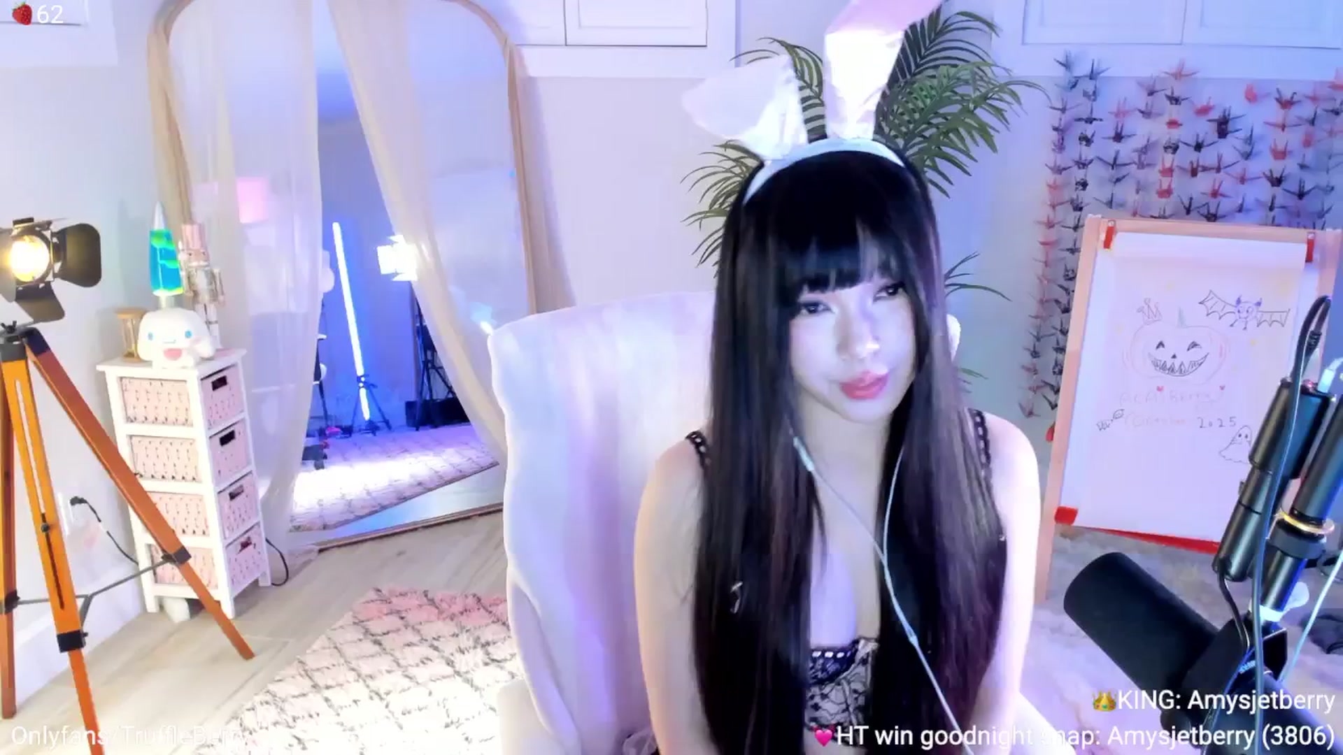 Gallery image thumbnail from AcaiBerry's myfreecams stream on, 10/26/2025, 06:42 image 16 of 20