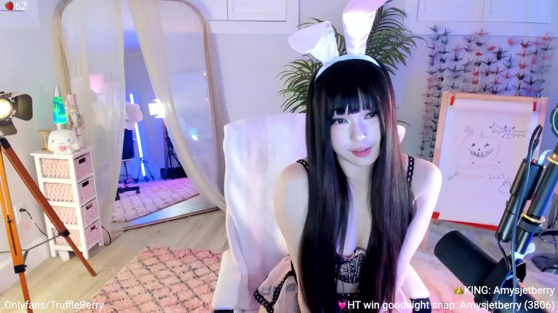 Gallery image thumbnail from AcaiBerry's myfreecams stream on, 10/26/2025, 06:42 image 12 of 20